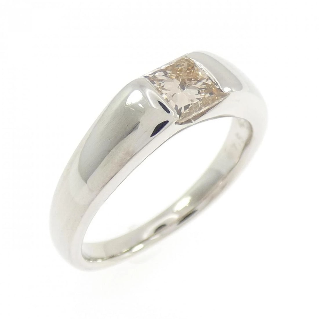 PT900 DIAMOND RING: PT900 Diamond Ring Brand: Unbranded Type/Style: Diamond Ring Material: PT900 Color: Size: US7 1/4 Accessories: None Accessories Notice: When purchasing pre-owned goods, please refer to the photos of
