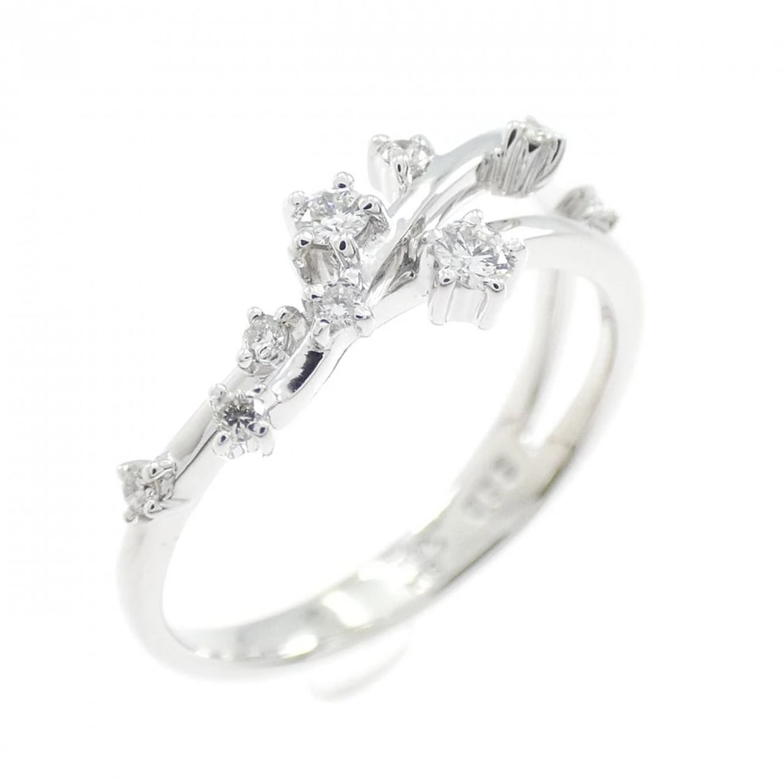 STAR JEWELRY DIAMOND RING: Star Jewelry Diamond Ring Brand: STAR JEWELRY Type/Style: Star Jewelry Ring Material: Color: YG Size: US4 Accessories: None Accessories Notice: When purchasing pre-owned goods, please refer to the