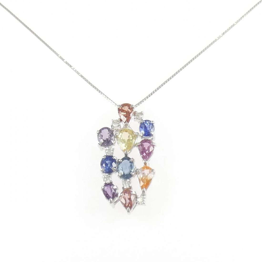 K18WG SAPPHIRE NECKLACE: K18WG Sapphire Necklace Brand: Unbranded Type/Style: Sapphire Necklace Material: Color: WG Size: Actual Size Pendant length approx. x width approx.: 30.0mmx15.2mm Chain maximum width approx.: 0.6mm