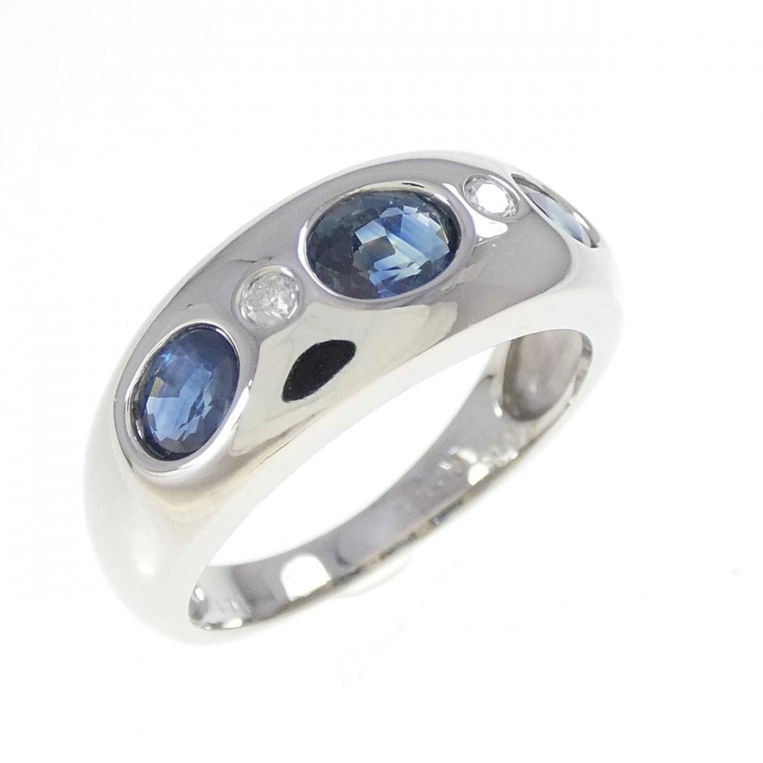 PT900 SAPPHIRE RING: PT900 Sapphire Ring Brand: Unbranded Type/Style: Sapphire Ring Material: PT900 Color: None Size: US5 1/4 Accessories: None Accessories Notice: When purchasing pre-owned goods, please refer to the