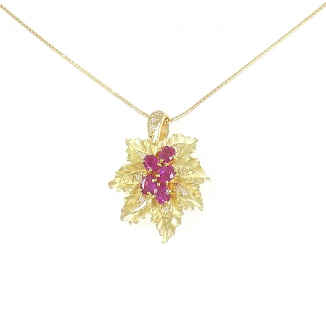 18K YELLOW GOLD RUBY NECKLACE: 18K Yellow Gold Ruby Necklace Brand: Unbranded Type/Style: Ruby Necklace Material: Color: YG Size: Actual Size Pendant length approx. x width approx.: 30.8mmx23.0mm Chain maximum width approx.: 1.0mm