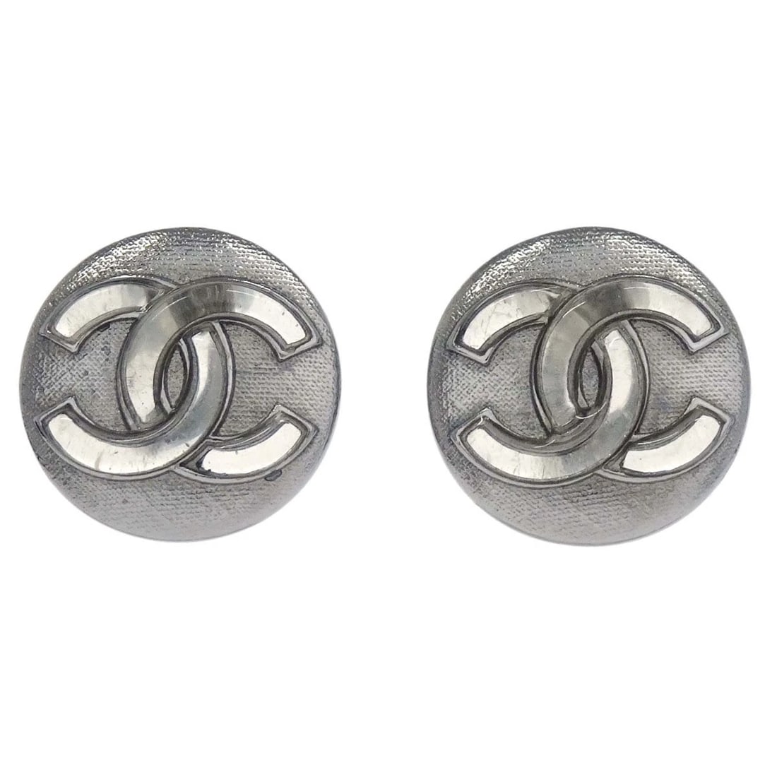 CHANEL BUTTON CLIP-ON EARRINGS SILVER: Chanel Button Clip-On Earrings Silver Brand: CHANEL Type/Style: Earrings Material: Silver Plated Color: Silver Size: Diameter : 1.4 cm Accessories: None Accessories Notice: When purchasing pre-owned