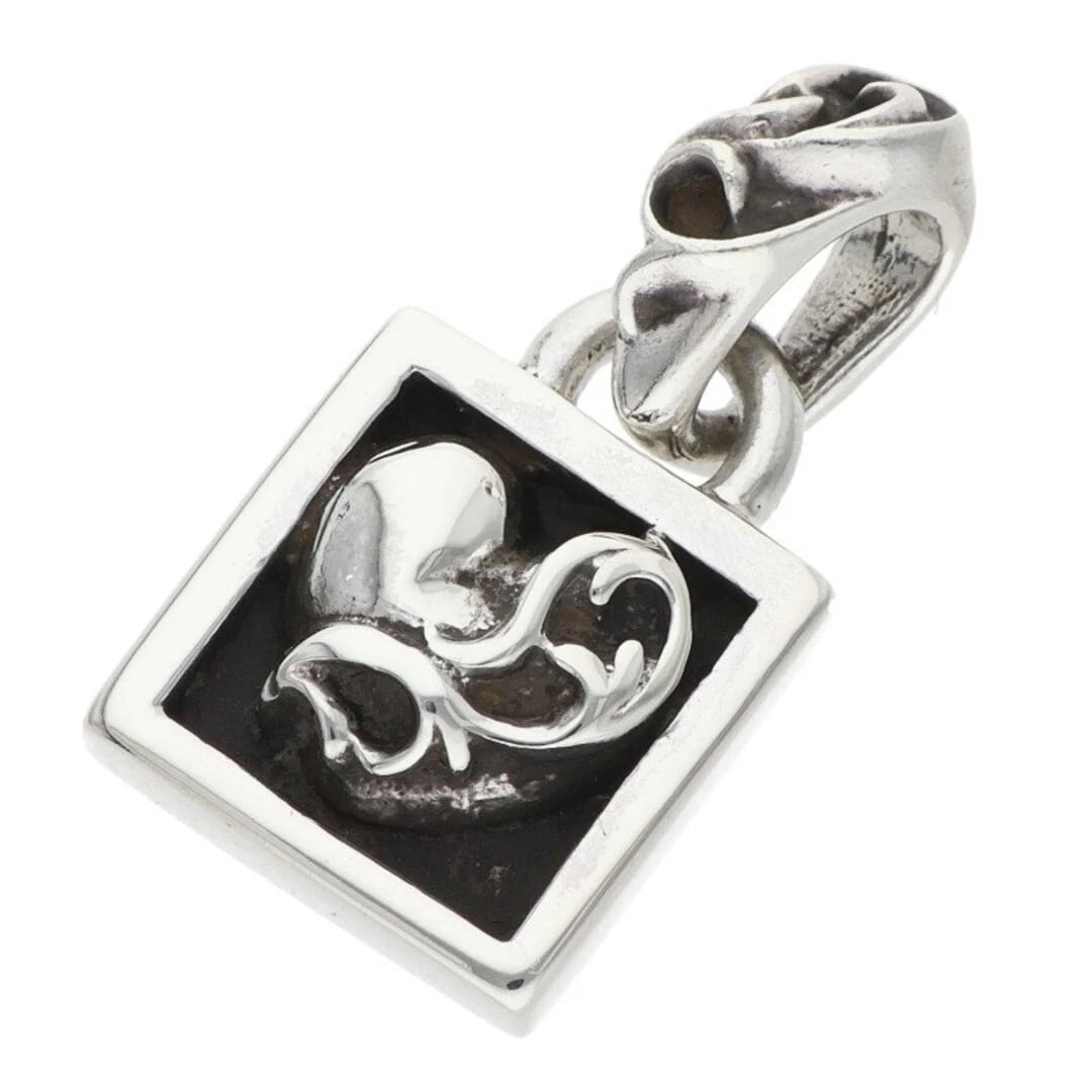 CHROME HEARTS FRAMED HEART CHARM SILVER NECKLACE: Chrome Hearts FRAMED HEART charm silver necklace Brand: Chrome Hearts Type/Style: Necklace Material: 925 Silver Color: Silver Size: Width 1.2cm, vertical 2.4cm Accessories: None Accessorie