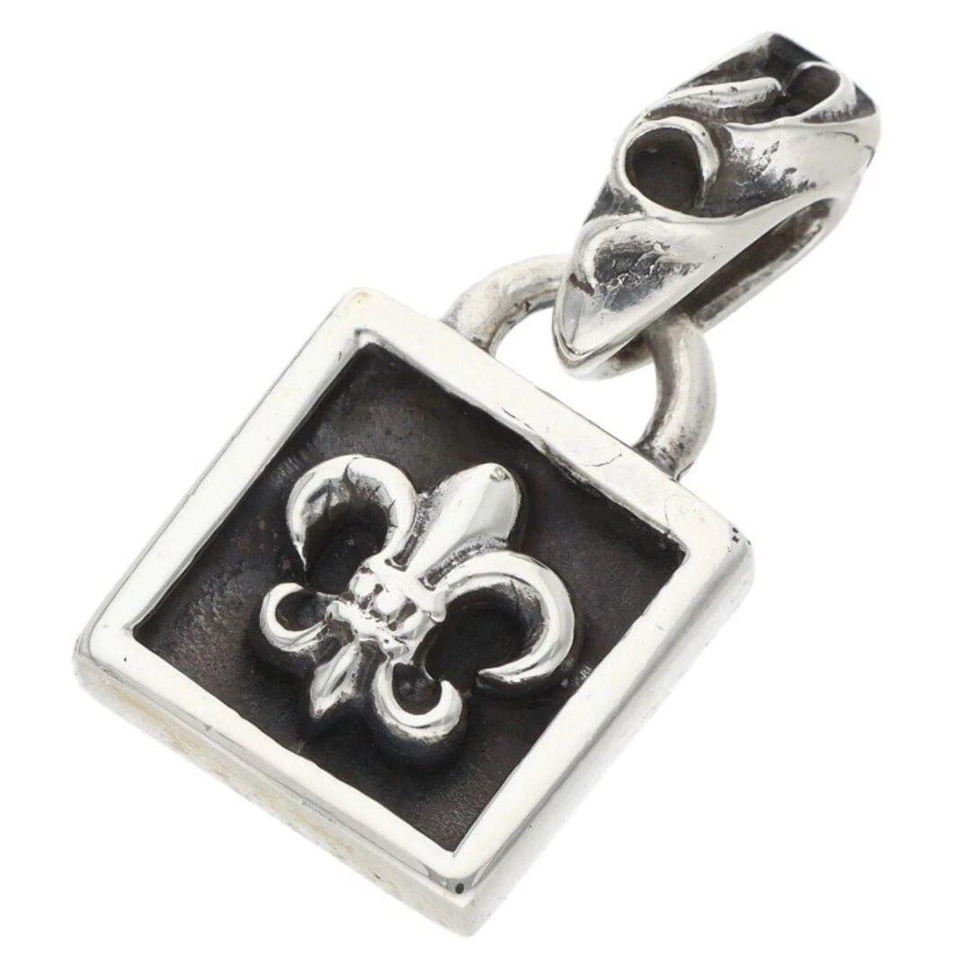 CHROME HEARTS FRAMED BS FLUER CHARM SILVER NECKLACE: Chrome Hearts FRAMED BS FLUER Charm Silver Necklace Brand: Chrome Hearts Type/Style: Necklace Material: 925 Silver Color: Silver Size: Width 1.2cm, vertical 2.4cm Accessories: None Accesso