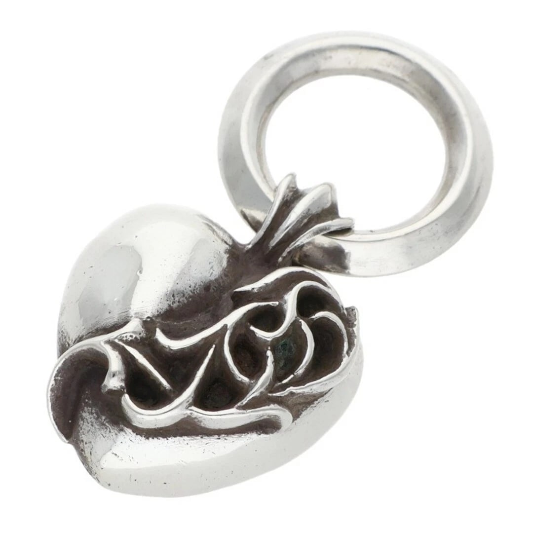 CHROME HEARTS HEART PENDANT SILVER NECKLACE: Chrome Hearts HEART PENDANT silver necklace Brand: Chrome Hearts Type/Style: Necklace Material: 925 Silver Color: Silver Size: Width 1.5cm, vertical 2.9cm Accessories: None Accessories Not