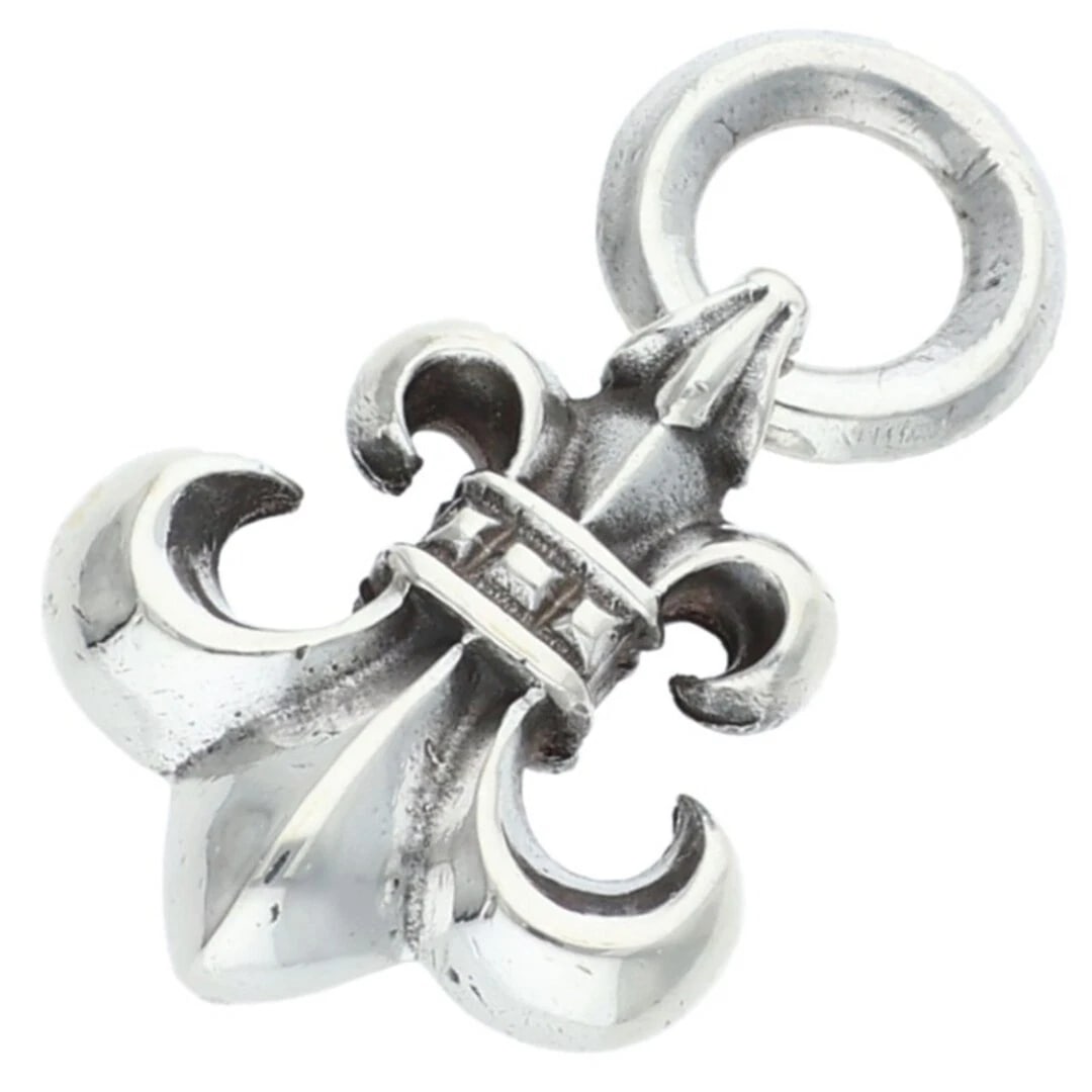 CHROME HEARTS BS FLUER CHARM OLD SILVER NECKLACE: Chrome Hearts BS FLUER CHARM Old Silver Necklace Brand: Chrome Hearts Type/Style: Necklace Material: 925 Silver Color: Silver Size: Width 1.8cm, vertical 2.9cm Accessories: None Accessorie