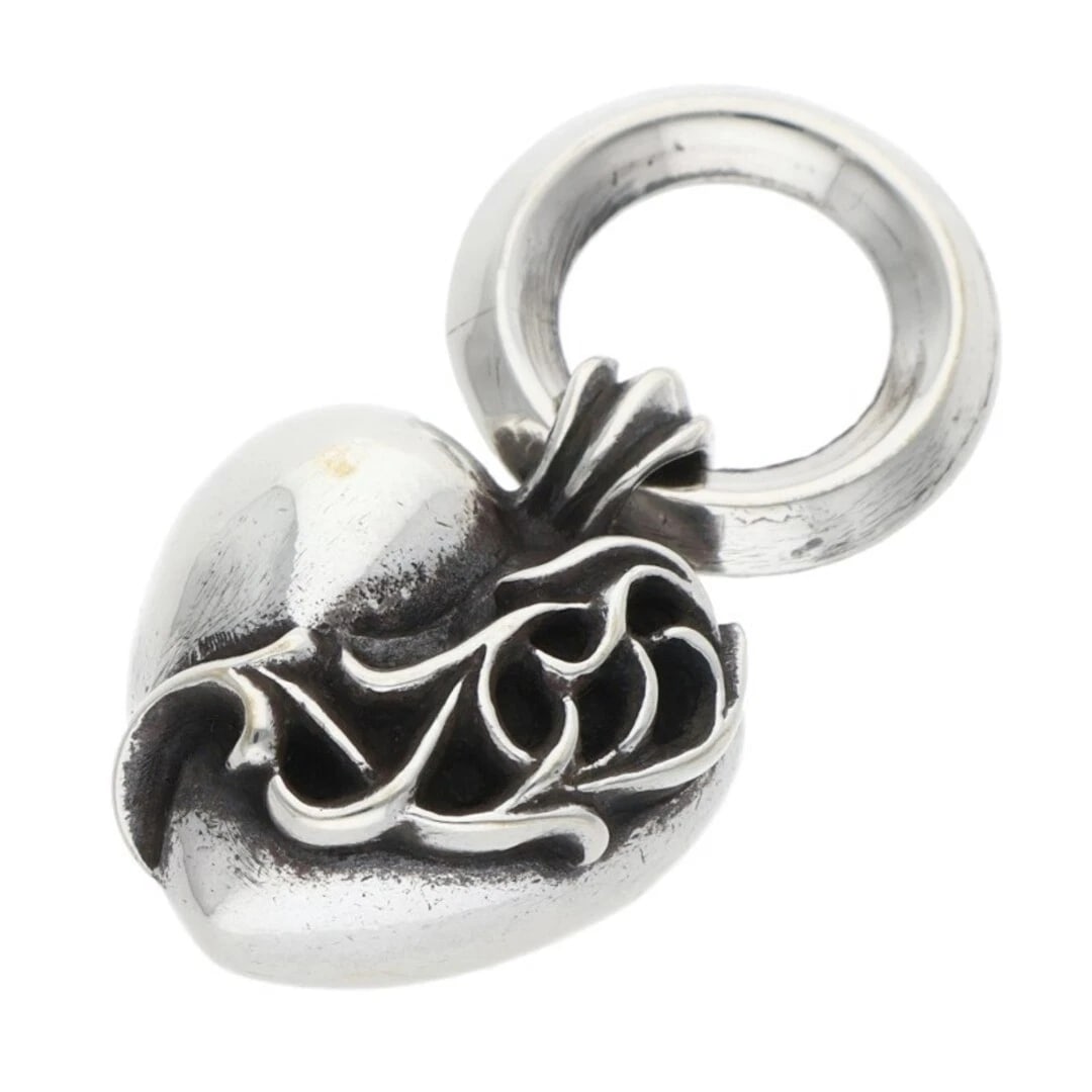 CHROME HEARTS HEART PENDANT SILVER NECKLACE: Chrome Hearts HEART PENDANT silver necklace Brand: Chrome Hearts Type/Style: Necklace Material: 925 Silver Color: Silver Size: Width 1.6cm, vertical 2.9cm Accessories: None Accessories Not