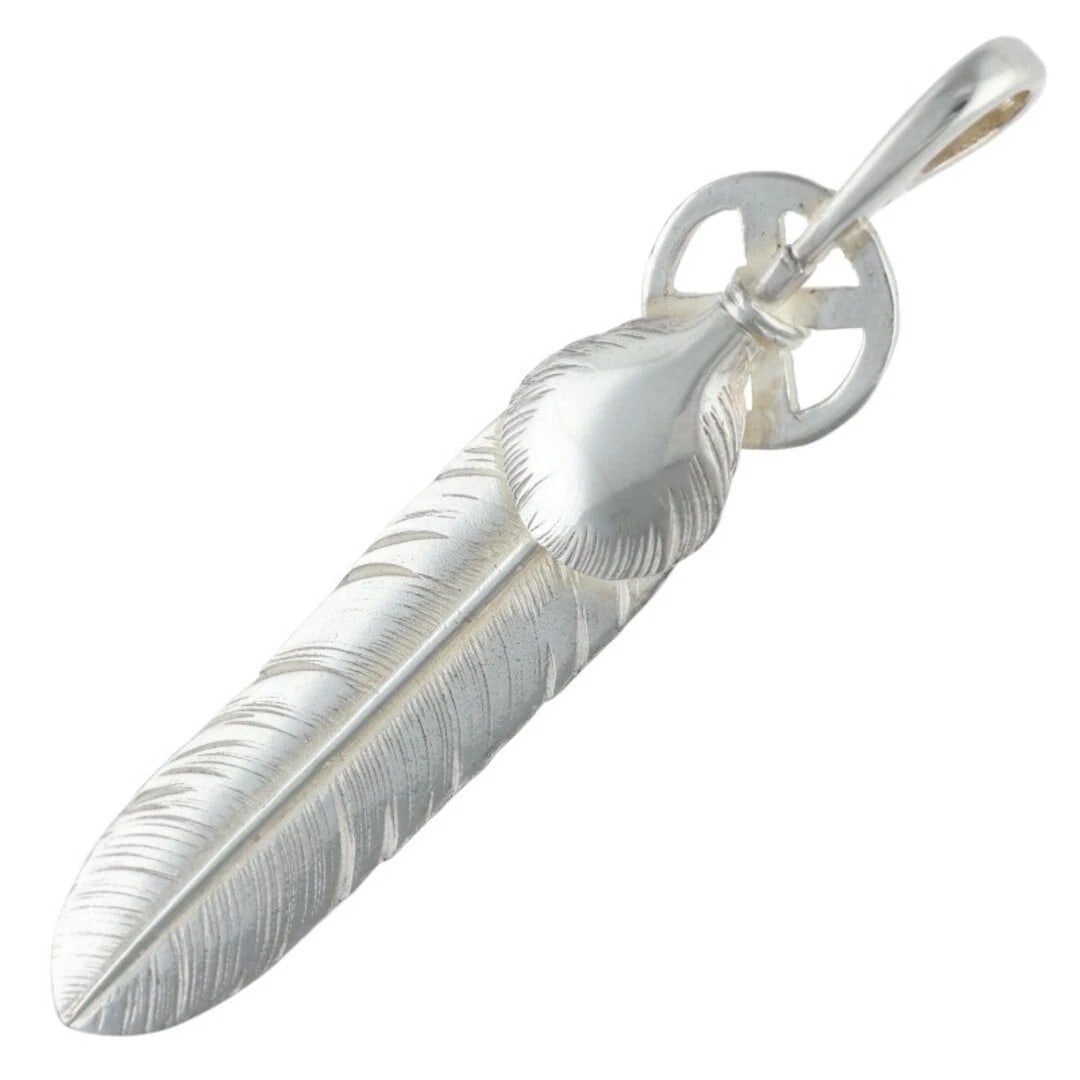 GORROWS SV HEART WHEEL FEATHER LARGE NECKLACE: Gorrows SV Heart Wheel Feather Large Necklace Brand: goro's Type/Style: Necklace Material: Color: Silver Size: Width 2.9cm, Height 5.6cm (2.2 in) Accessories: None Accessories Notice: When