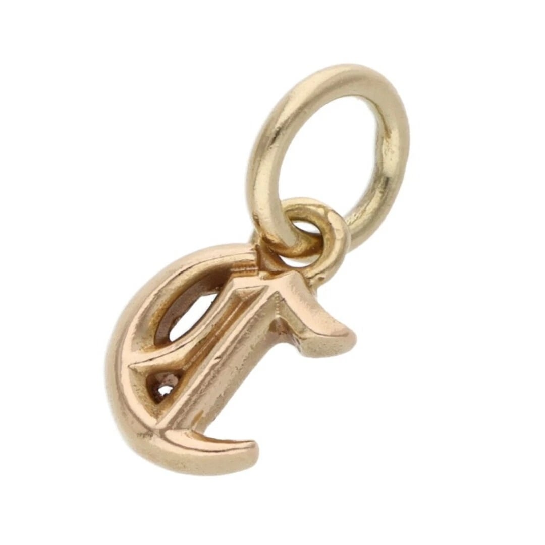 CHROME HEARTS 22K STACK CHARM C INITIAL GOLD NECKLACE: Chrome Hearts 22k Stack Charm C Initial Gold Necklace Brand: Chrome Hearts Type/Style: Necklace Material: 925 Silver Color: Silver Size: W 0.6cm,V 1.3cm Accessories: None Accessories Notic