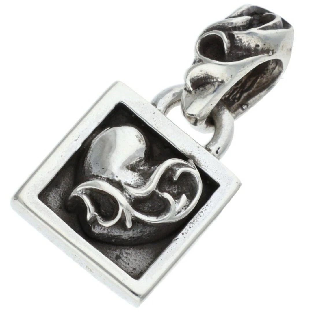 CHROME HEARTS FRAMED HEART CHARM SILVER NECKLACE: Chrome Hearts FRAMED HEART charm silver necklace Brand: Chrome Hearts Type/Style: Necklace Material: 925 Silver Color: Silver Size: Width 1.2cm, vertical 2.4cm Accessories: None Accessorie