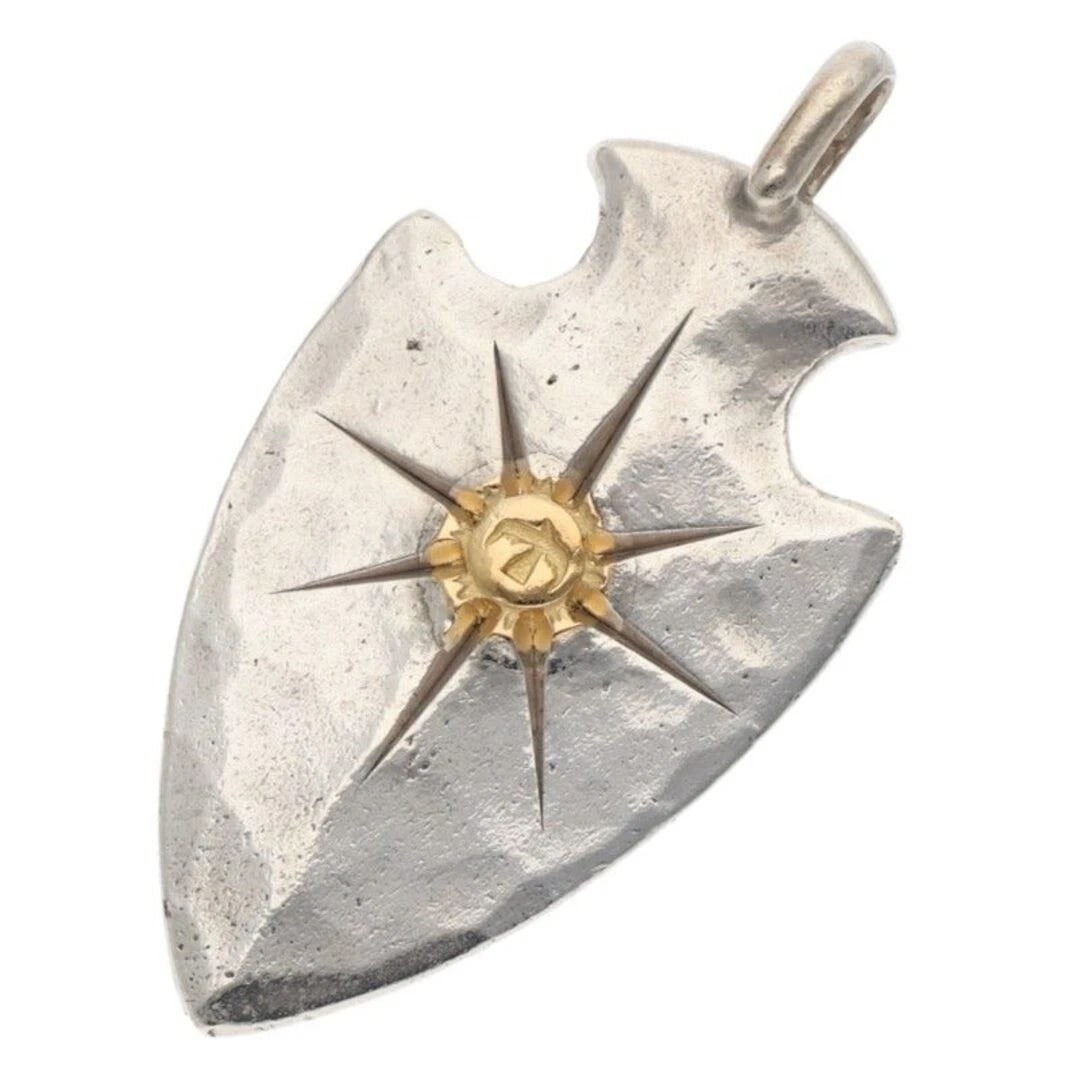 GOROWS OLD GOLD METAL ARROWHEAD LARGE NECKLESS: Gorows Old Gold Metal Arrowhead Large Neckless Brand: goro's Type/Style: Necklace Material: Color: Silver, Gold Size: Width 2.7cm, vertical 5.1cm Accessories: None Accessories Notice: When purchasing