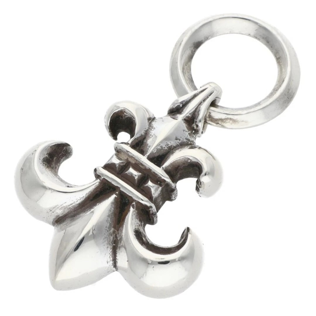 CHROME HEARTS PENDANT SILVER NECKLACE: Chrome Hearts Pendant Silver Necklace Brand: Chrome Hearts Type/Style: Necklace Material: 925 Silver Color: Silver Size: Width 2.7cm, vertical 4.4cm Accessories: None Accessories Notice: When
