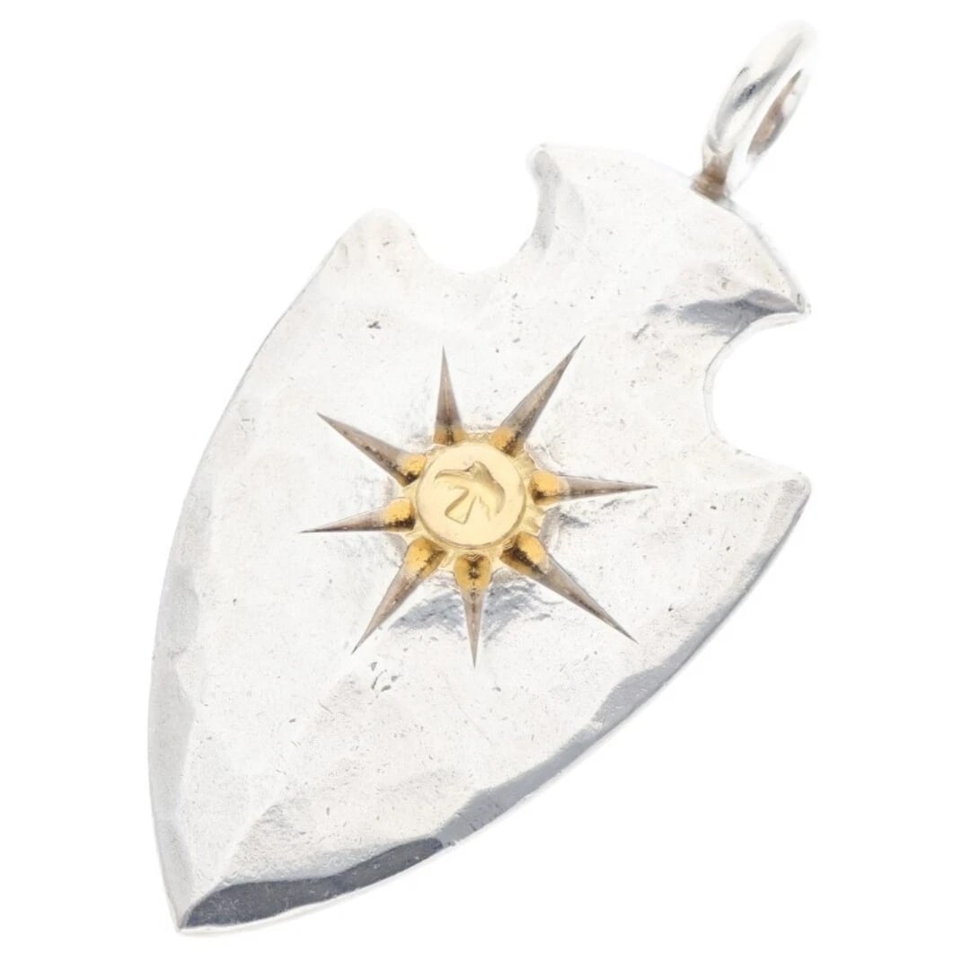 GORROWS GOLD METAL ARROWHEAD LARGE NECKLACE: Gorrows gold metal arrowhead large necklace Brand: goro's Type/Style: Necklace Material: Color: Silver, Gold Size: Width 2.7cm, vertical 5.3cm Accessories: None Accessories Notice: When pu