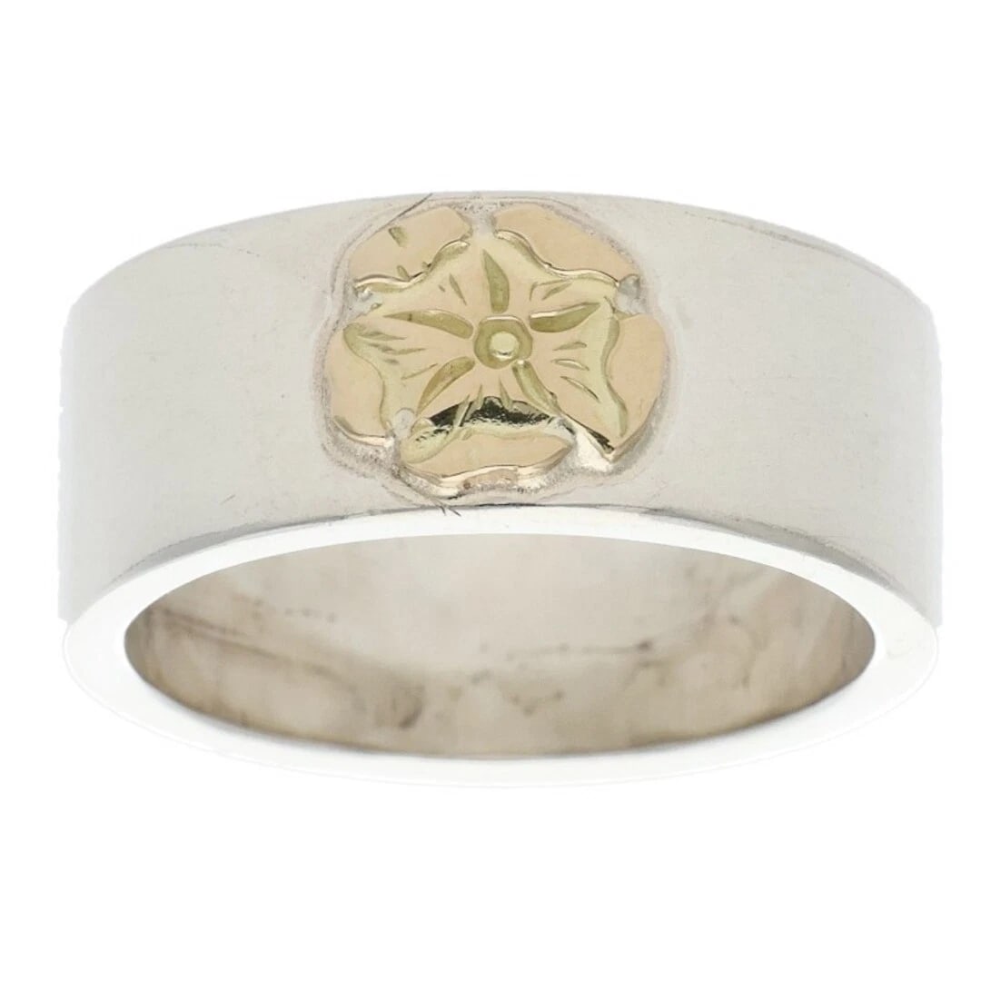 GOROWS ROSE FLAT PUNCH RING: Gorows Rose Flat Punch Ring Brand: goro's Type/Style: Ring Material: Color: Silver, Gold Size: 7.25 US Accessories: None Accessories Notice: When purchasing pre-owned goods, please refer to the