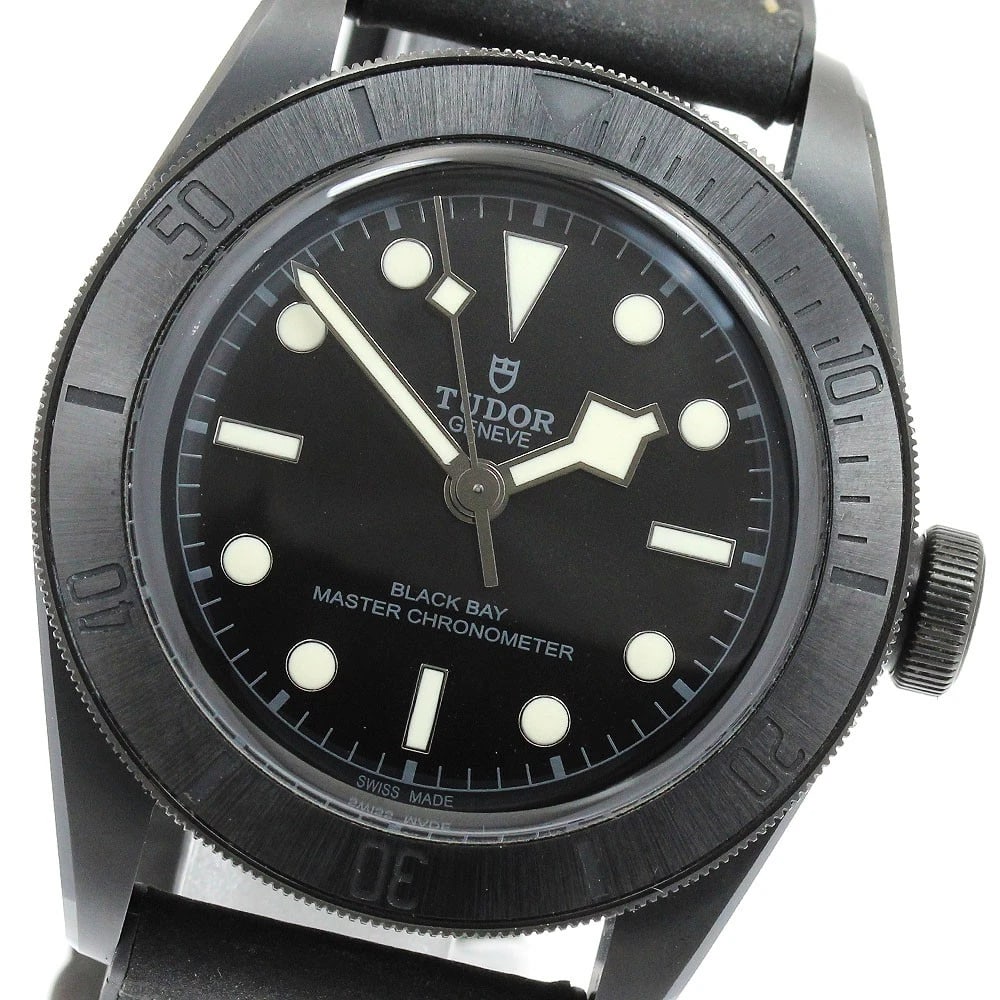 TUDOR BLACK BAY CERAMIC MASTER CHRONOMETER AUTOMATIC WATCH: TUDOR Black bay ceramic Master chronometer Automatic Watch Brand: TUDOR Type/Style: Wristwatch Material: Band Material Rubber / leather, Case Material ceramic Color: Band Color black, Case Color
