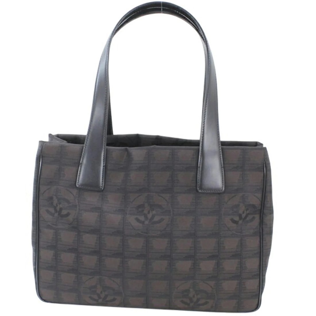 CHANEL TRAVEL LINE TOTE PM DARK BROWN BAG HANDBAG: CHANEL Travel Line Tote PM Dark Brown Bag Handbag Brand: Chanel Type/Style: Handbag, Tote bag Material: Travel Line Color: Brown, Dark brown Size: (HxWxD) 21cm x 29cm x 12cm / 8.26inch x 11.41inch x 4