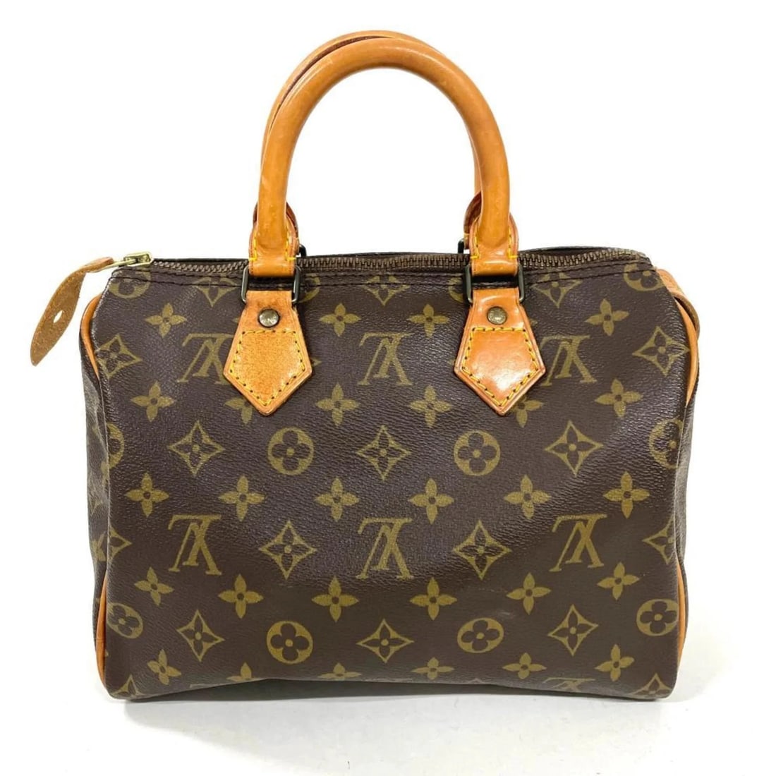 LOUIS VUITTON SPEEDY 25 BOSTON BAG, MONOGRAM CANVAS: Louis Vuitton Speedy 25 Boston Bag, Monogram Canvas Brand: Louis Vuitton Type/Style: Boston bag Material: Monogram , Canvas Color: Brown Size: (HxWxD) 20cm x 25cm x 15cm / 7.87inch x 9.84inch x