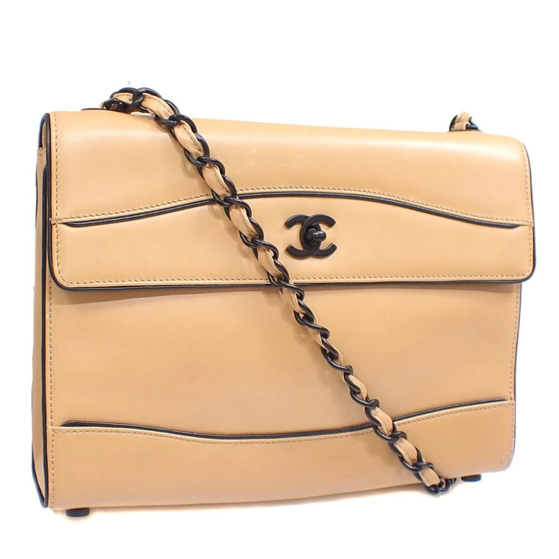 CHANEL CHAIN SHOULDER BAG FOR WOMEN, BEIGE: Chanel Chain Shoulder Bag for Women, Beige Brand: Chanel Type/Style: Shoulder bag Material: Leather Color: Beige Size: (HxWxD) 20cm x 27.5cm x 7cm / 7.87inch x 10.82inch x 2.75inch Accessories: No