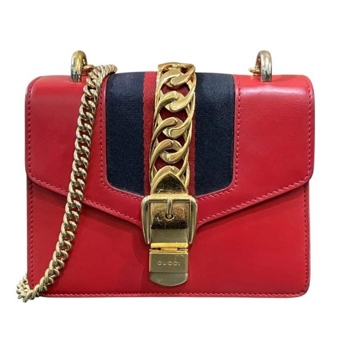 GUCCI SYLVIE HANDBAG/SHOULDER BAG: Gucci Sylvie Handbag/Shoulder Bag Brand: Gucci Type/Style: Handbag, Shoulder bag Material: Leather Color: Red Size: (HxWxD) 14cm x 18cm x 6cm / 5.51inch x 7.08inch x 2.36inch Accessories: None