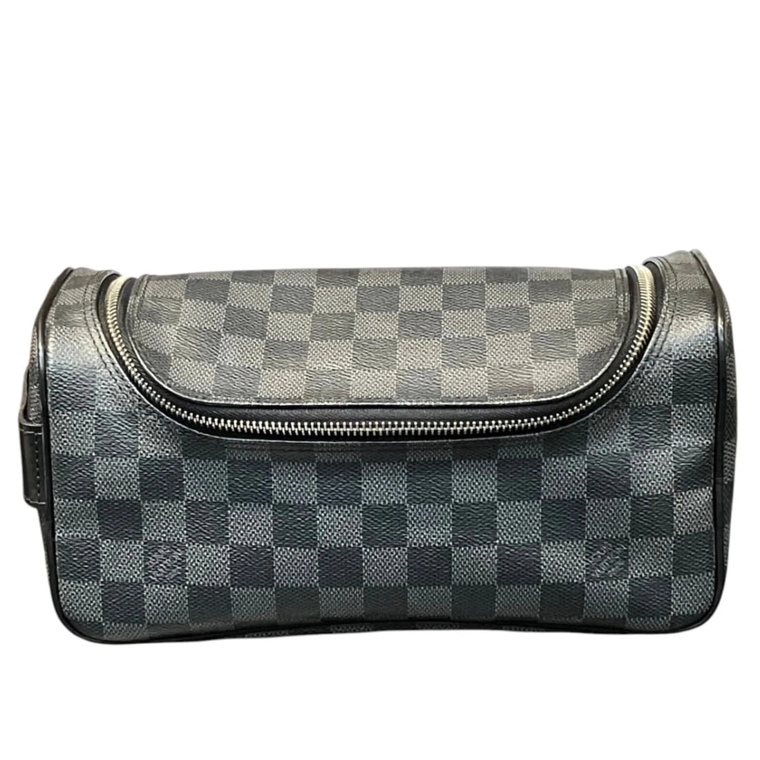 LOUIS VUITTON TOILETRY POUCH SECOND BAG, DAMIER GRAPHITE: Louis Vuitton Toiletry Pouch Second Bag, Damier Graphite Brand: Louis Vuitton Type/Style: Pouch Material: Damier Graphite Color: Gray Size: (HxWxD) 12cm x 24cm x 10.5cm / 4.72inch x 9.44inch x