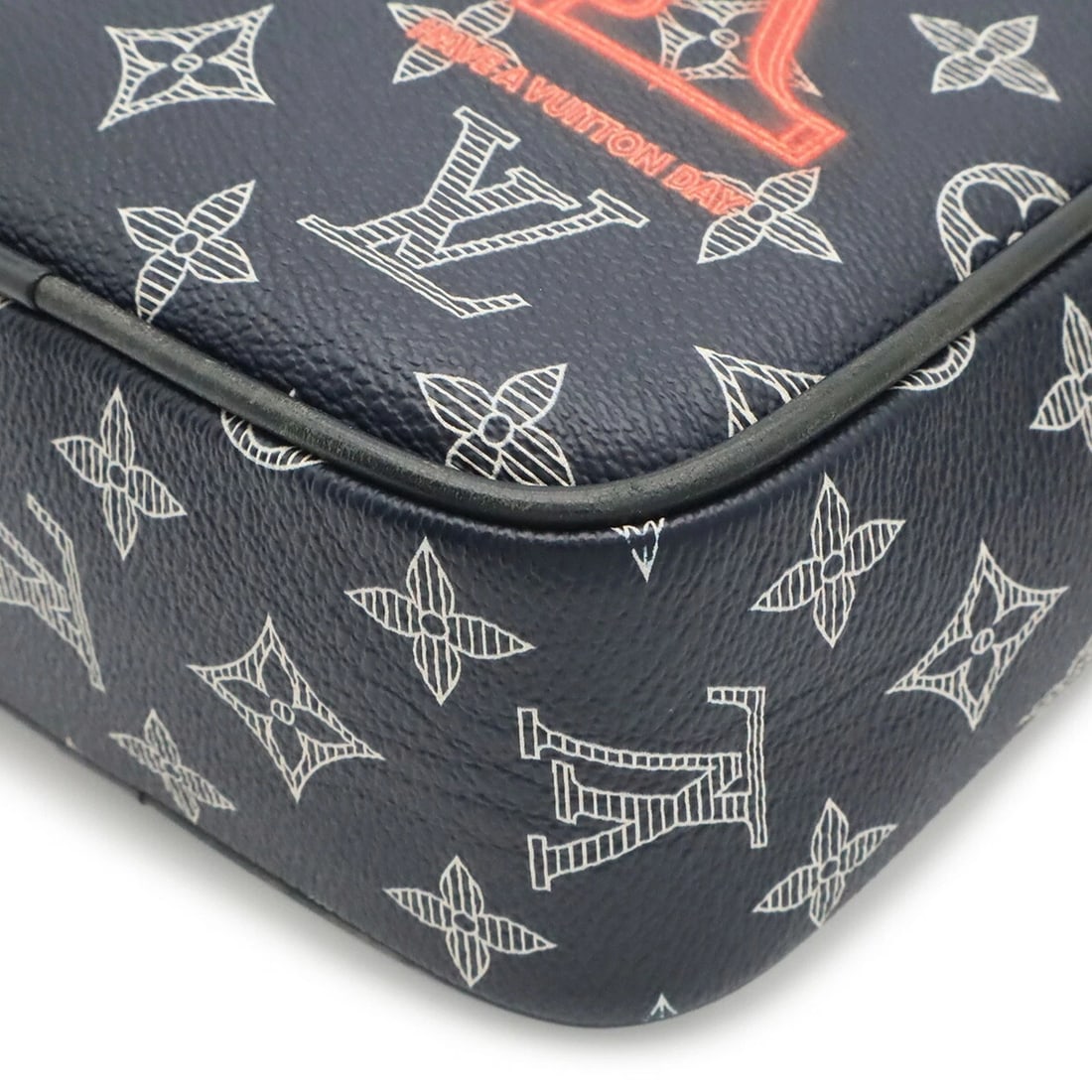 LOUIS VUITTON MONOGRAM - 4