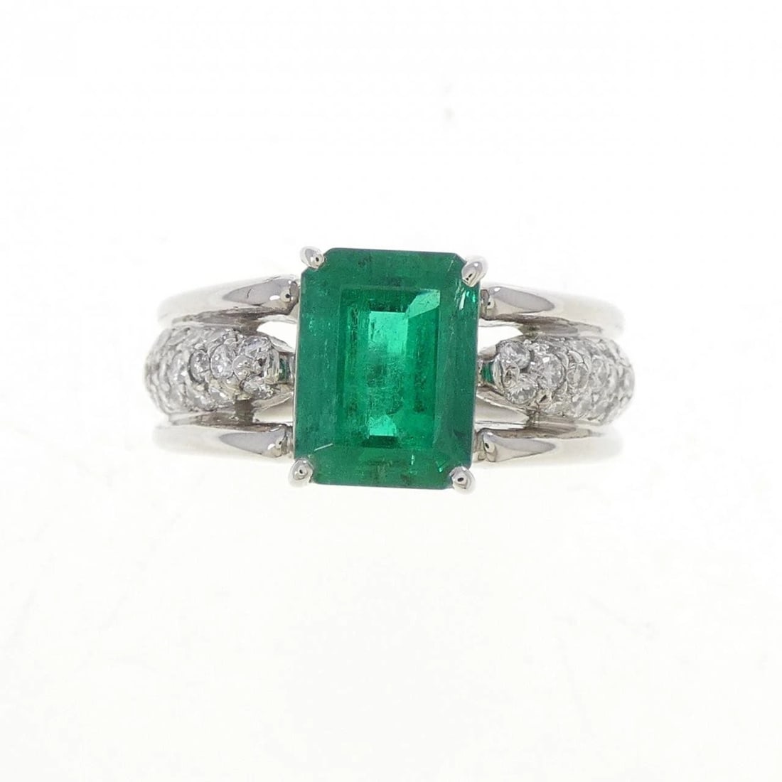 PT900 EMERALD RING - 2