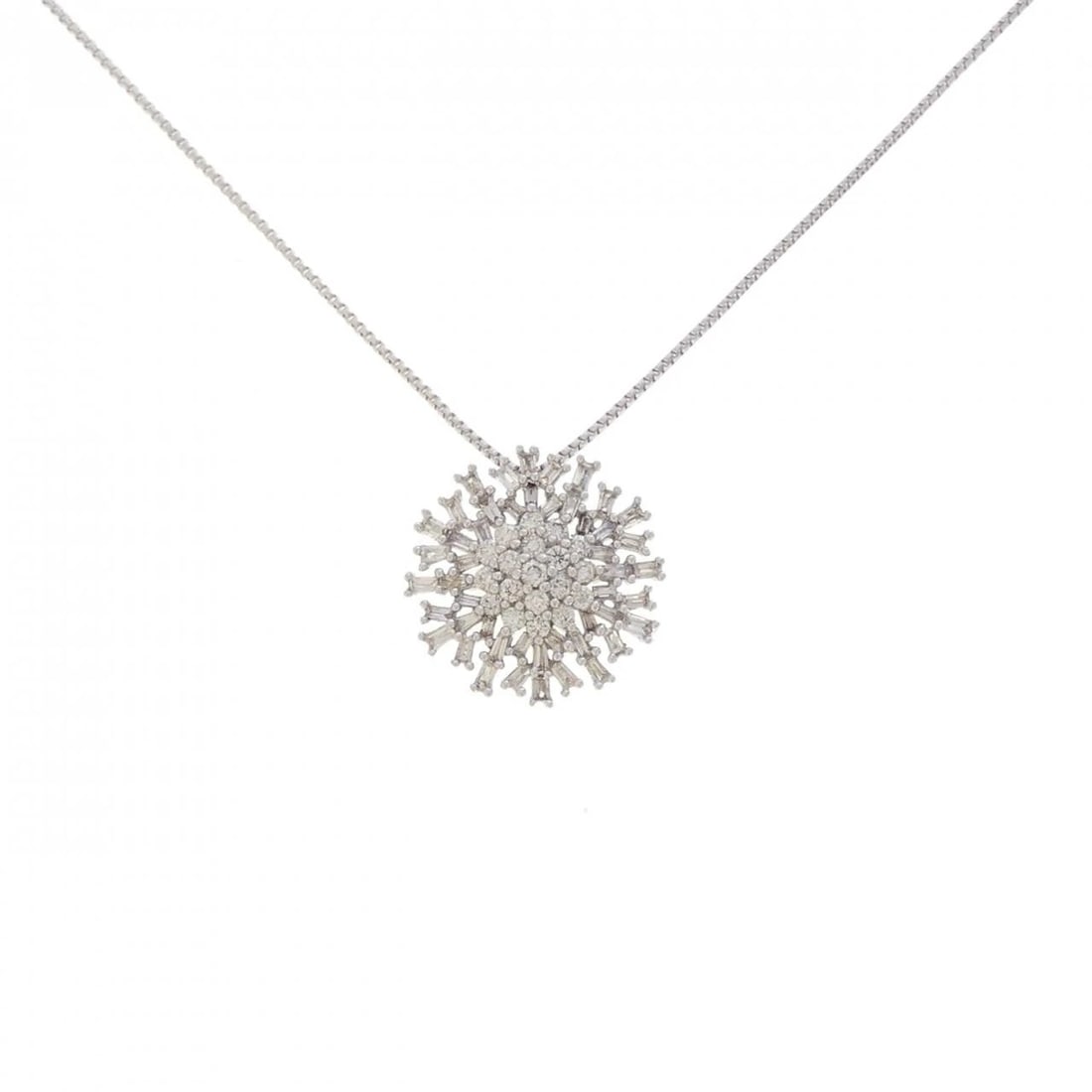 DIAMOND NECKLACE: Diamond Necklace Brand: None Type/Style: Necklace Material: Color: WG Size: Actual Size Pendant length approx. x width approx.: 15.1mmx15.1mm Chain maximum width approx.: 0.8mm Size 45cm Accessories: