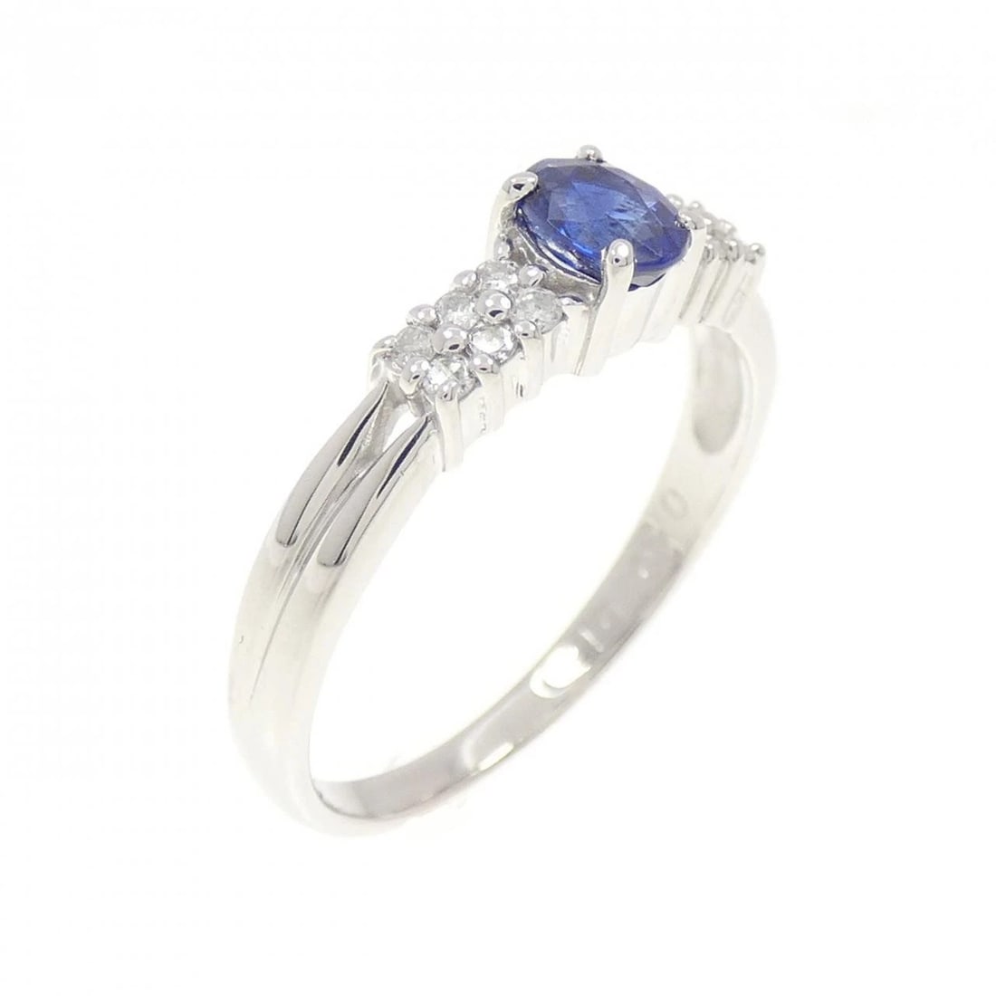 PT900 SAPPHIRE RING: PT900 Sapphire Ring Brand: Unbranded Type/Style: Sapphire Ring Material: Color: Size: US6 1/2 Accessories: None Accessories Notice: When purchasing pre-owned goods, please refer to the photos of the