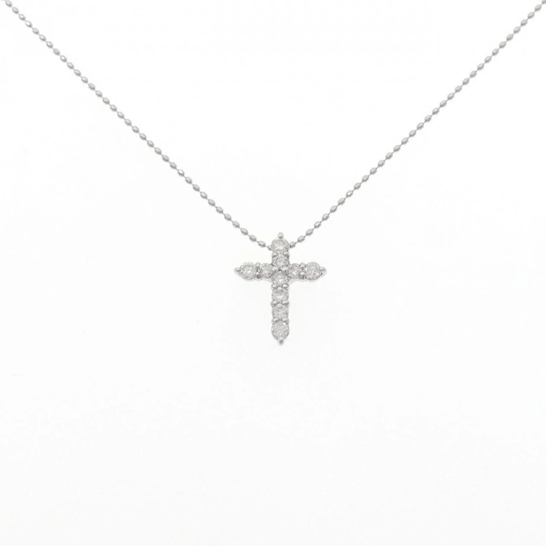 PT900/PT850 CROSS DIAMOND NECKLACE: PT900/PT850 Cross Diamond Necklace Brand: Unbranded Type/Style: Diamond Necklace Material: Color: Size: Actual Size Pendant length approx. x width approx.: 13.4mmx10.8mm Chain maximum width approx.: