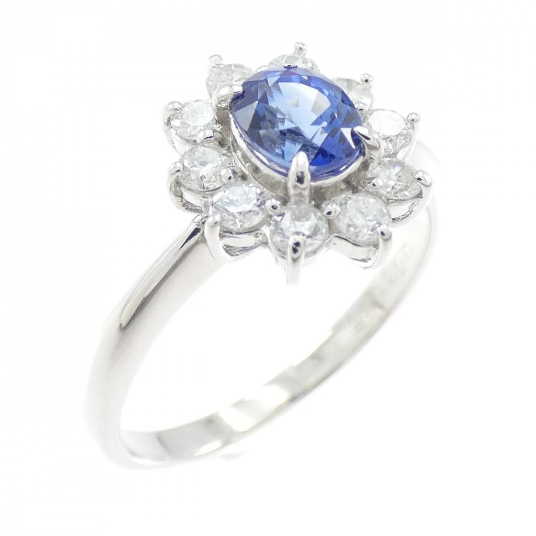 PT900 SAPPHIRE RING: PT900 Sapphire Ring Brand: Unbranded Type/Style: Sapphire Ring Material: Color: Size: US5 3/4 Accessories: None Accessories Notice: When purchasing pre-owned goods, please refer to the photos of the