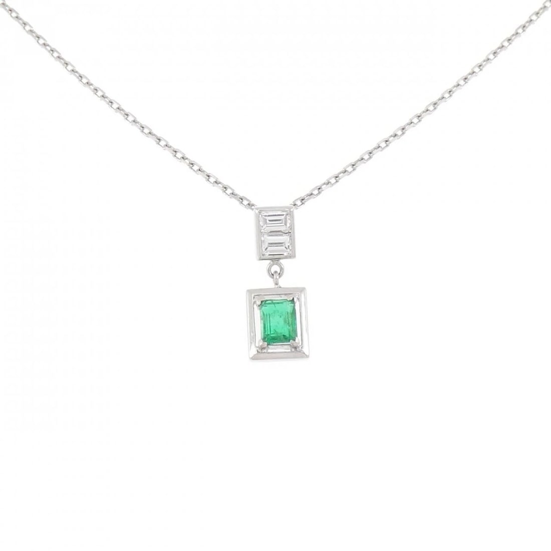 PT/PM850 EMERALD NECKLACE: PT/PM850 Emerald Necklace Brand: Unbranded Type/Style: Emerald Necklace Material: Color: Size: Actual Size Pendant length approx. x width approx.: 15.8mmx6.1mm Chain maximum width approx.: 1.1mm Size