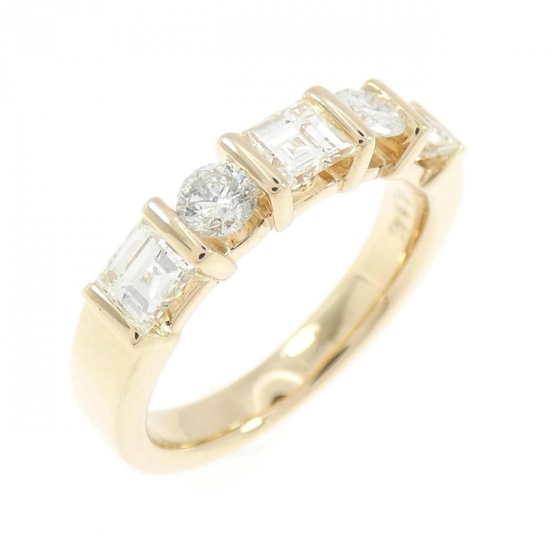 K18YG DIAMOND RING: K18YG Diamond Ring Brand: Unbranded Type/Style: Diamond Ring Material: Color: Size: US4 1/4 Accessories: None Accessories Notice: When purchasing pre-owned goods, please refer to the photos of the