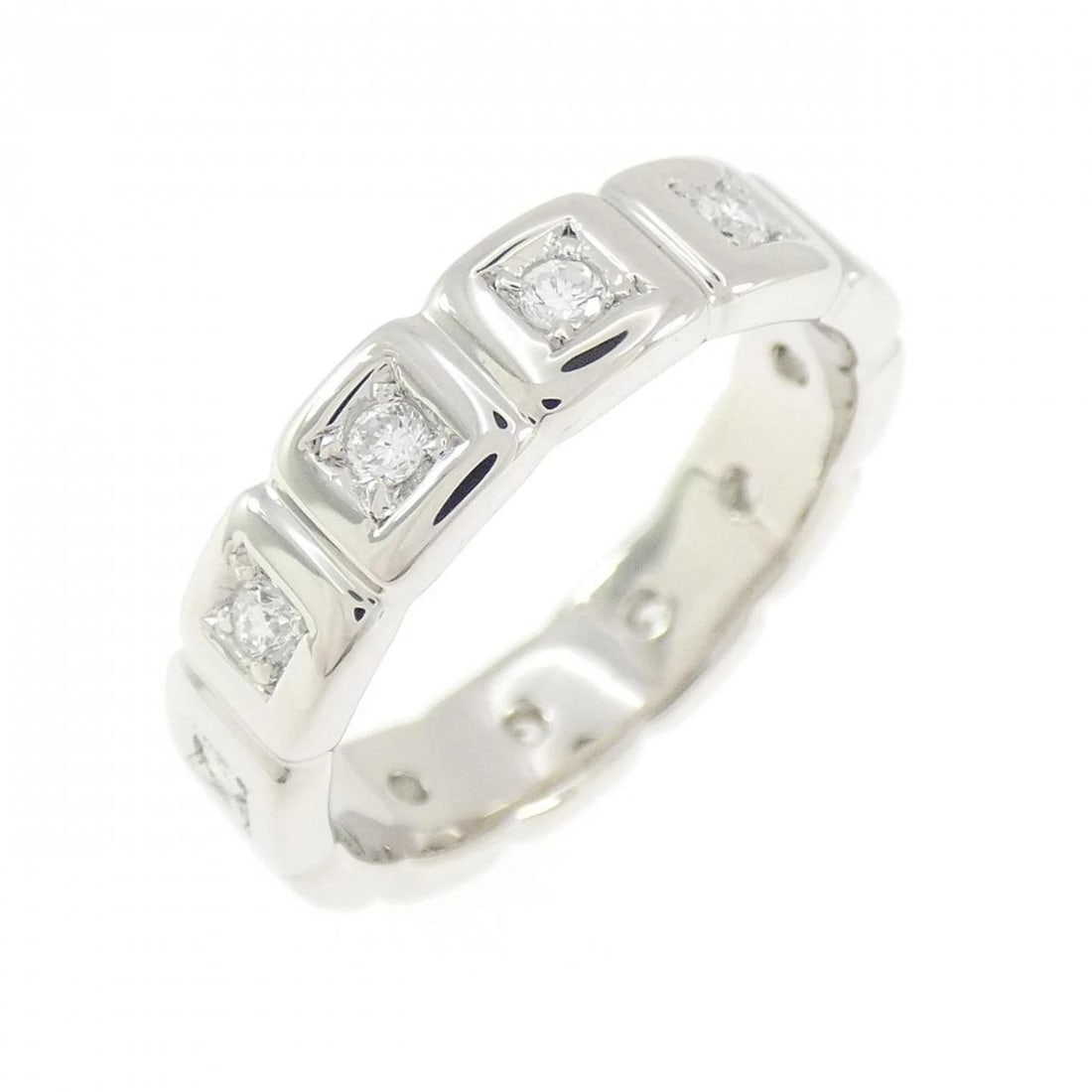 PM850 DIAMOND RING: PM850 Diamond Ring Brand: Unbranded Type/Style: Diamond Ring Material: PM850 Color: None Size: US7 1/4 Accessories: None Accessories Notice: When purchasing pre-owned goods, please refer to the
