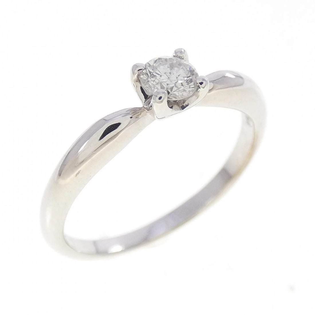 K18WG SOLITAIRE DIAMOND RING: K18WG Solitaire Diamond Ring Brand: Unbranded Type/Style: Diamond Ring Material: K18WG Color: WG Size: US5 1/4 Accessories: None Accessories Notice: When purchasing pre-owned goods, please refer to