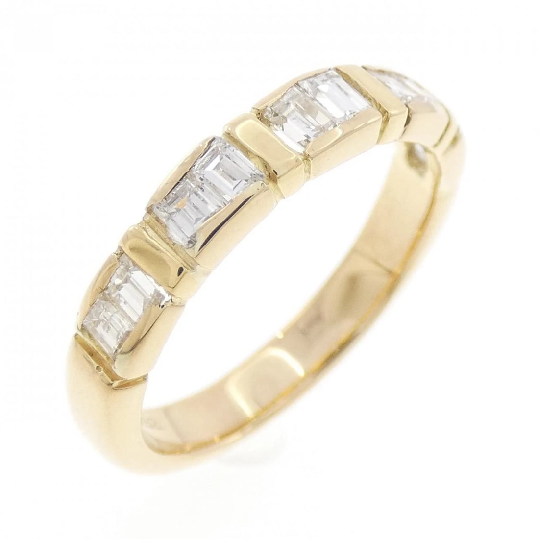 K18YG DIAMOND RING: K18YG Diamond Ring Brand: Unbranded Type/Style: Diamond ring Material: Color: Size: US5 1/4 Accessories: None Accessories Notice: When purchasing pre-owned goods, please refer to the photos of the