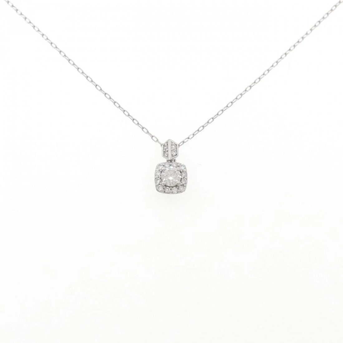 PT950/PT850 DIAMOND NECKLACE: PT950/PT850 Diamond Necklace Brand: Unbranded Type/Style: Diamond Necklace Material: Color: Size: Actual Size Pendant length approx. x width approx.: 11.3mmx6.6mm Chain maximum width approx.: 0.8mm