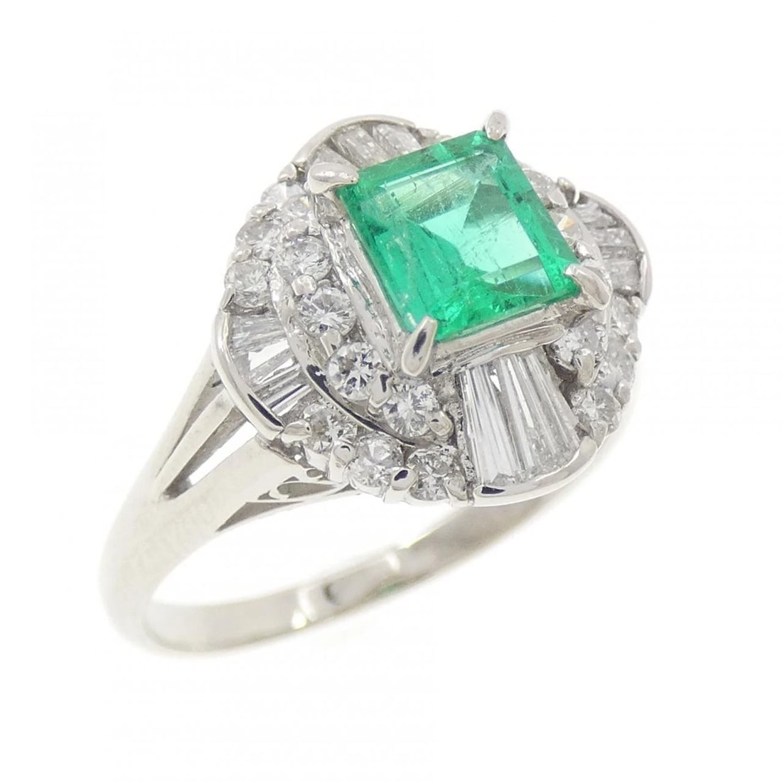 PT900 EMERALD RING - 3