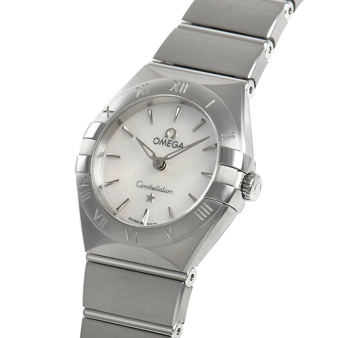 OMEGA CONSTELLATION MANHATTAN QUARTZ WATCH: Omega Constellation Manhattan Quartz Watch Brand: OMEGA Type/Style: Wristwatch Material: Case Material Material (Main) Stainless Steel Color: White Size: Case Size 25.0mm Accessories: None