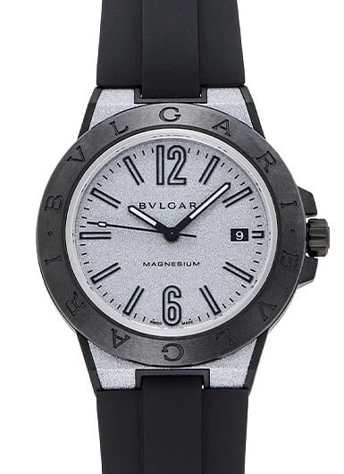 BVLGARI DIAGONO MAGNESIUM SILVER WATCH: Bvlgari Diagono Magnesium Silver Watch Brand: Bvlgari Type/Style: Wristwatch Material: Case Material Material CE x Magnesium Color: Case Color Silver Size: Case diameter 41mm Accessories: None