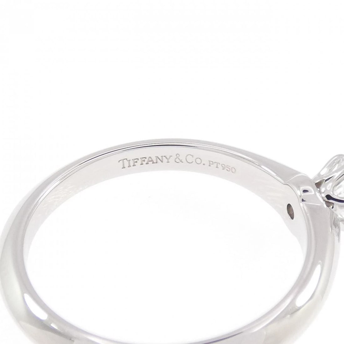 TIFFANY & CO. CLASSIC SOLITAIRE RING - 3
