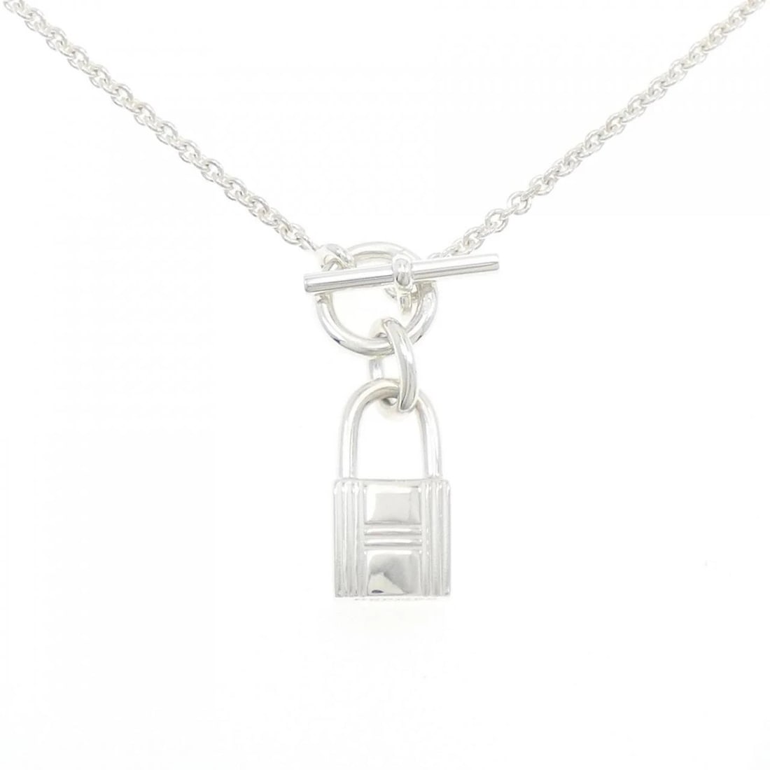 HERMES AMULET CADENA NECKLACE: Hermes Amulet Cadena Necklace Brand: HERMES Type/Style: Necklace Material: 925Silver, Color: Silver Size: Lenght 40cm Actual Size Pendant Length approx. x width approx.: 30.7mmx10.1mm Chain maximum