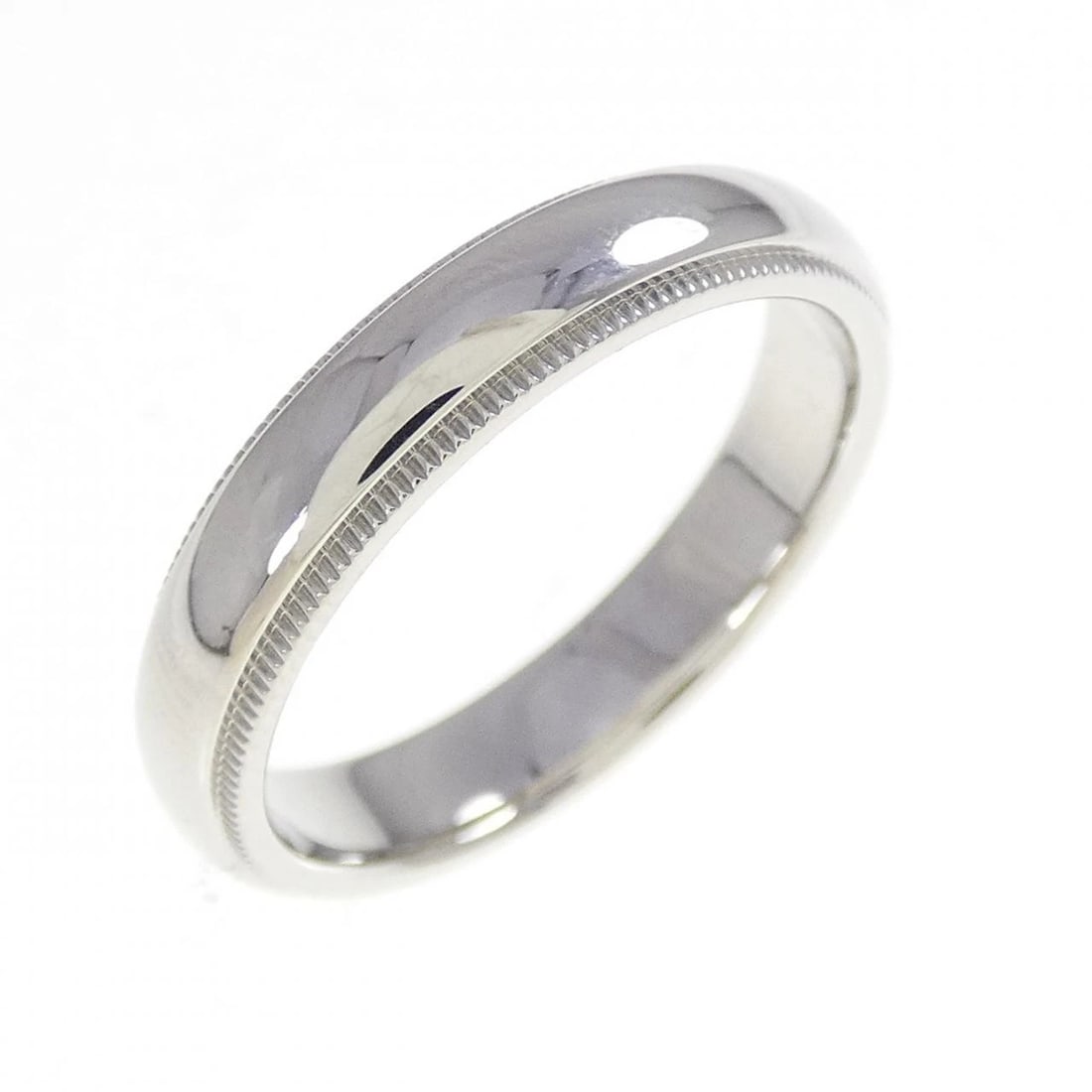 TIFFANY & CO. MILGRAIN RING: TIFFANY & Co. Milgrain Ring Brand: TIFFANY&Co. Type/Style: TIFFANY & Co. Ring Material: Platinum950, Color: Silver Size: US 8.5 Accessories: None Accessories Notice: When purchasing pre-owned goods,