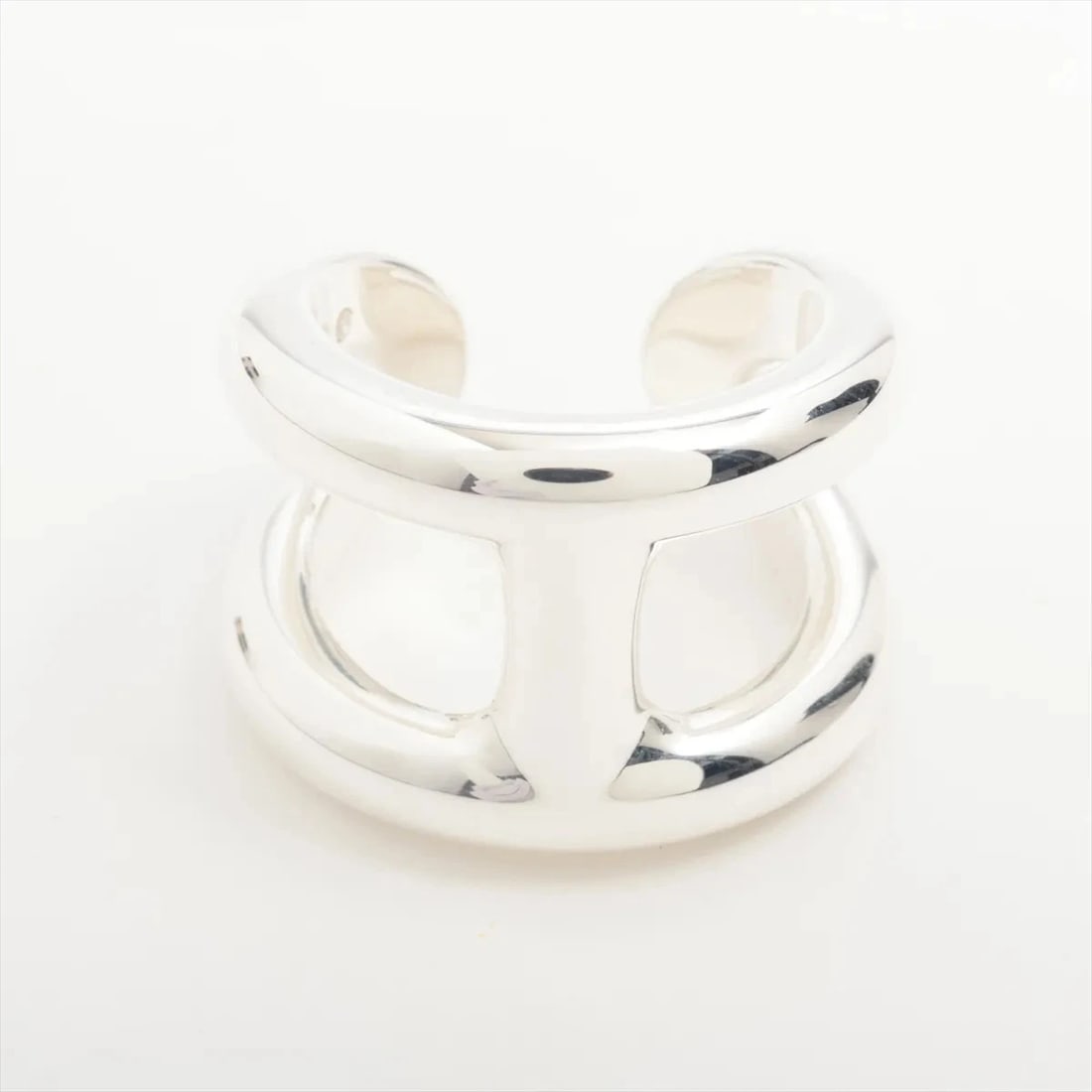 HERMES OSMO'S GM RING 925 SILVER: Hermes Osmo's GM Ring 925 Silver Brand: Hermes Type/Style: Ring Material: 925 Color: Silver Size: 6 US Accessories: None Accessories Notice: When purchasing pre-owned goods, please refer to the