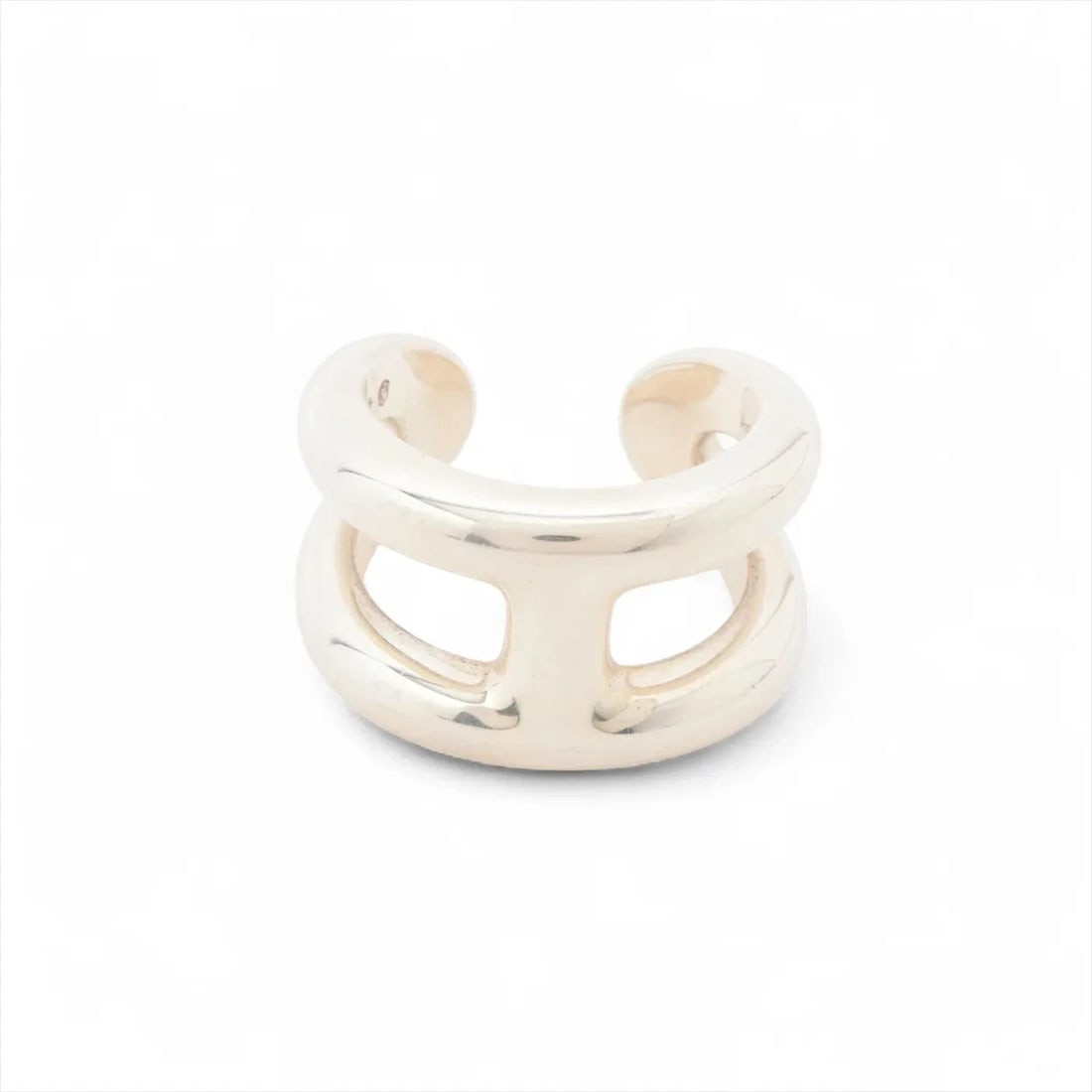 HERMES OSMOZ P RING 925 SILVER: Hermes Osmoz P Ring 925 Silver Brand: Hermes Type/Style: Ring Material: 925 Color: Silver Size: 6 US Accessories: None Accessories Notice: When purchasing pre-owned goods, please refer to the photos