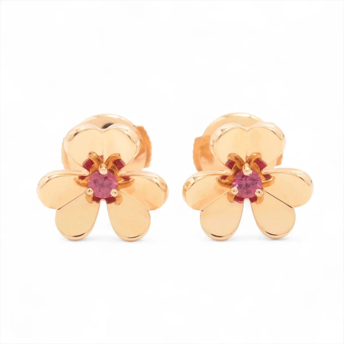 VAN CLEEF & ARPELS PIERCING JEWELRY 750(PG): Van Cleef & Arpels Piercing jewelry 750(PG) Brand: Van Cleef & Arpels Type/Style: Piercing jewelry Material: 750(PG) Color: Pink Gold Size: Height:1Length:1.1cm Accessories: None Accessories Notice: