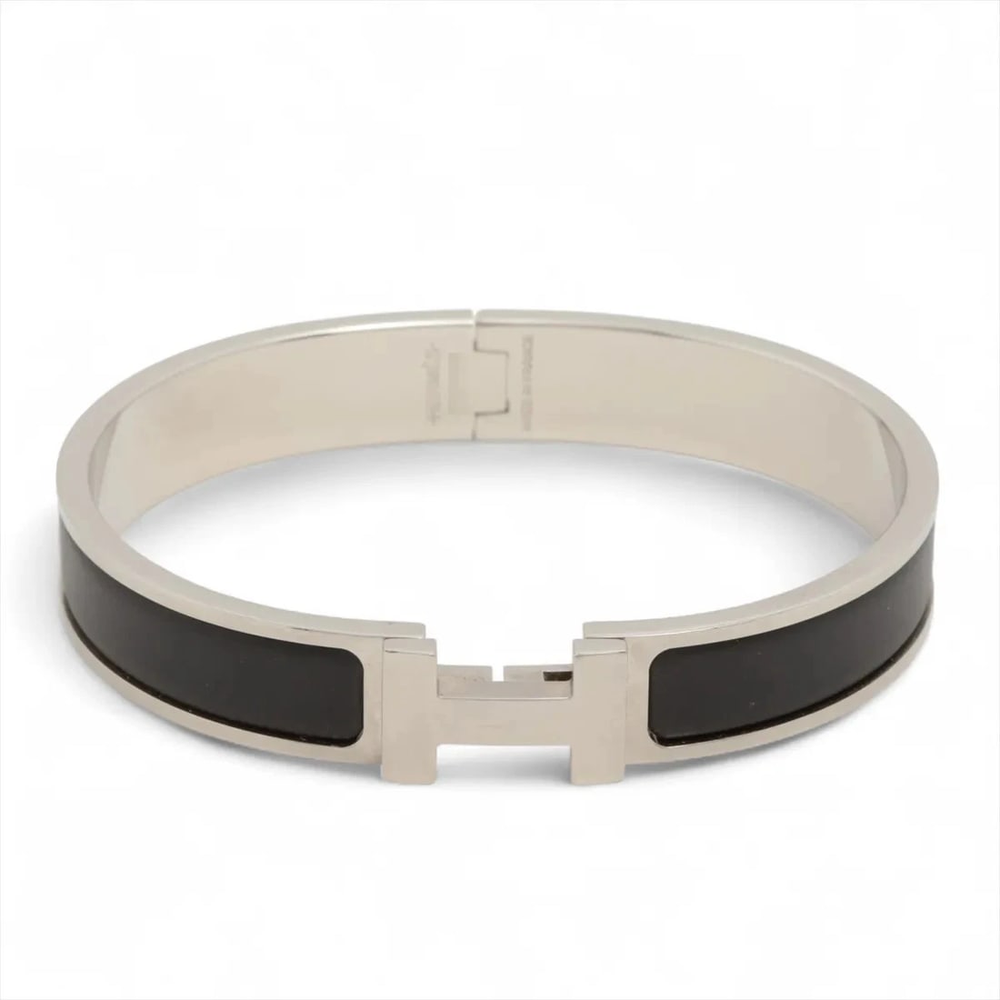 HERMES CLICK HH FANS BANGLE GP BLACK ? SILVER: Hermes click HH fans Bangle GP Black ? Silver Brand: Hermes Type/Style: Bracelet Material: GP Color: Black ? Silver Size: Bracelet length:19cm Accessories: None Accessories Notice: When purchasing