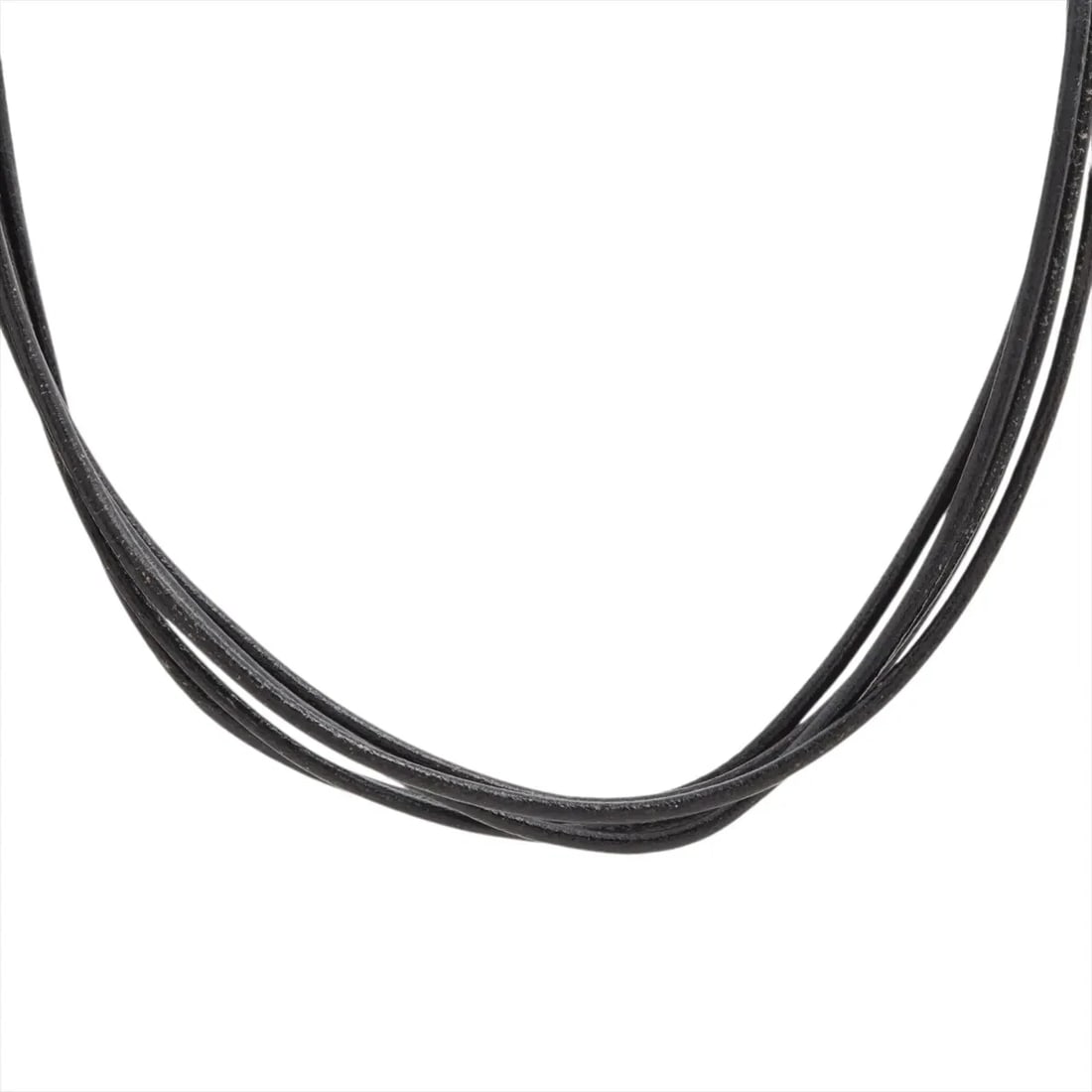 BVLGARI NECKLACE 750 (YG) X LEATHER: Bvlgari Necklace 750 (YG) x leather Brand: Bvlgari Type/Style: Necklace Material: 750 (YG) x leather Color: yellow Gold Size: Chain length:39.2cm Accessories: None Accessories Notice: When purchasing