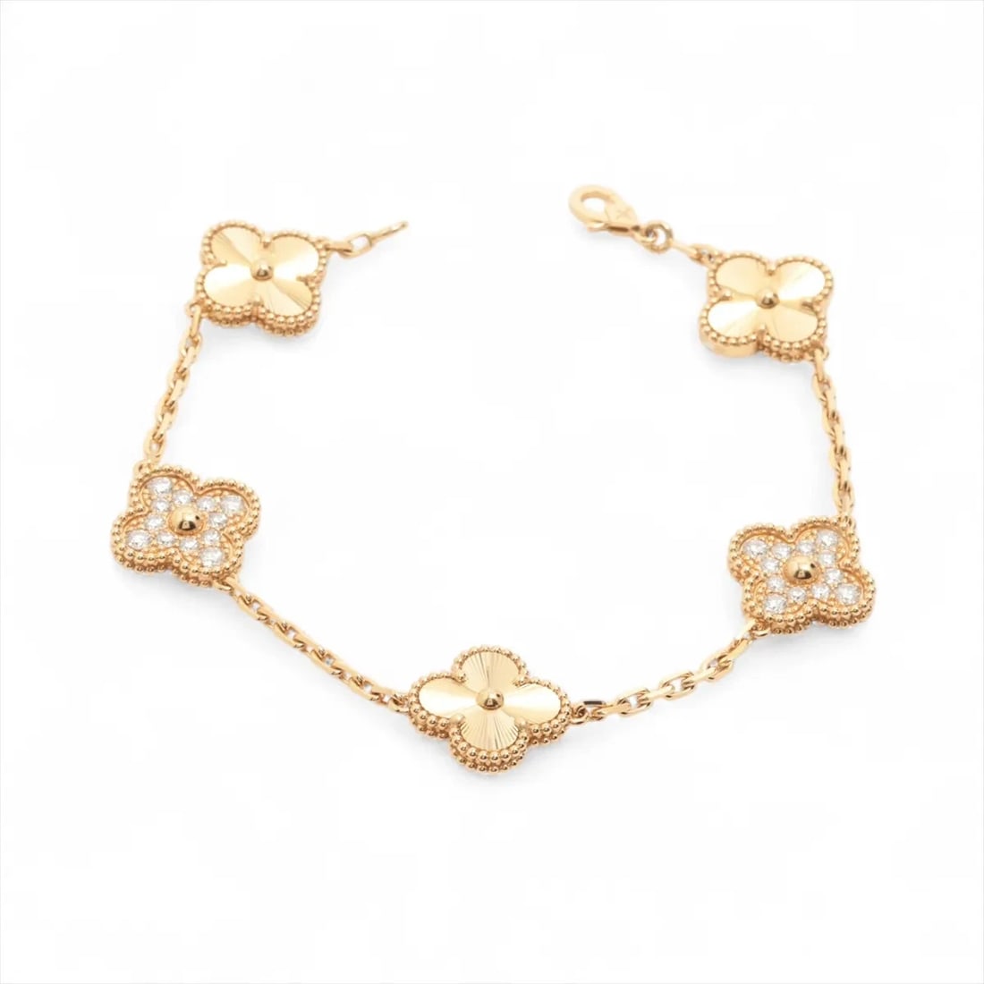 VAN CLEEF & ARPELS ALHAMBRA DIAMOND BRACELET 750(YG): Van Cleef & Arpels Alhambra diamond Bracelet 750(YG) Brand: Van Cleef & Arpels Type/Style: Bracelet Material: 750(YG) Color: yellow Gold Size: Bracelet length:19.5cm Accessories: None Acce