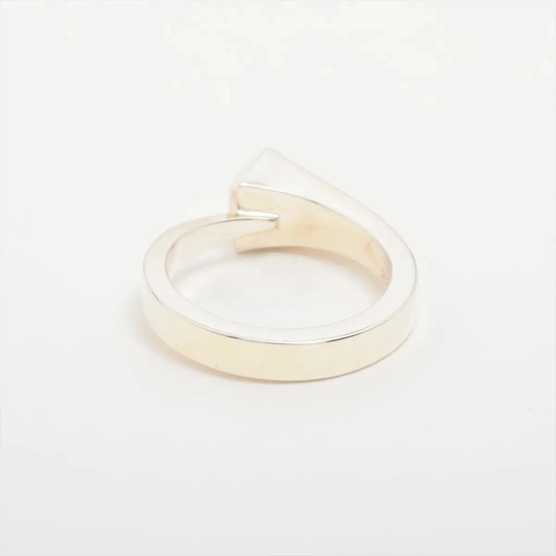 HERMES CLUDESFORGES RING 925 SILVER: Hermes Cludesforges Ring 925 Silver Brand: Hermes Type/Style: Ring Material: 925 Color: Silver Size: 5.5 - 5.75 US Accessories: None Accessories Notice: When purchasing pre-owned goods, please refer