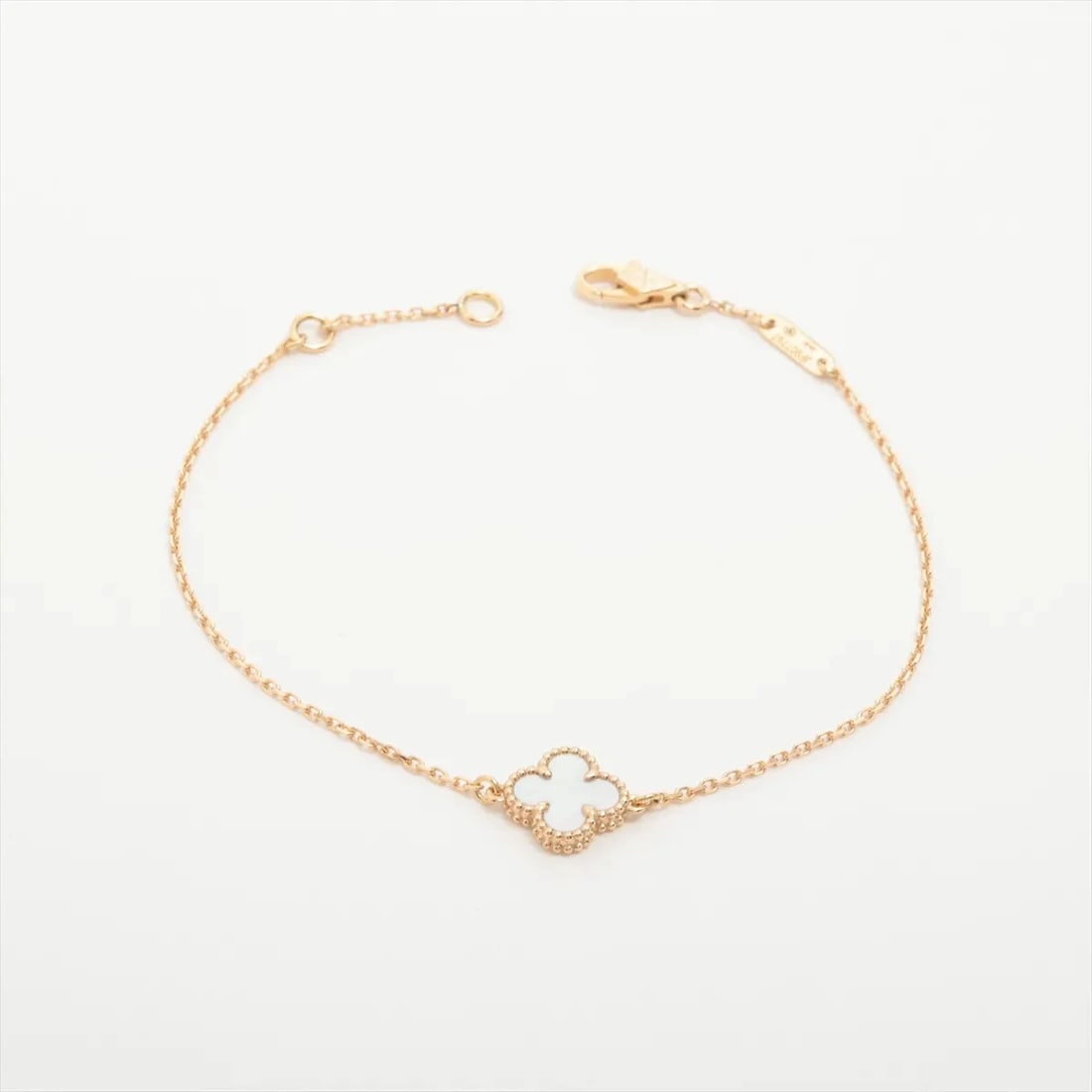 VAN CLEEF & ARPELS SWEET ALHAMBRA BRACELET 750(YG): Van Cleef & Arpels Sweet Alhambra Bracelet 750(YG) Brand: Van Cleef & Arpels Type/Style: Bracelet Material: 750(YG) Color: Yellow Gold Size: Bracelet length:17.3cm Accessories: None Accessories